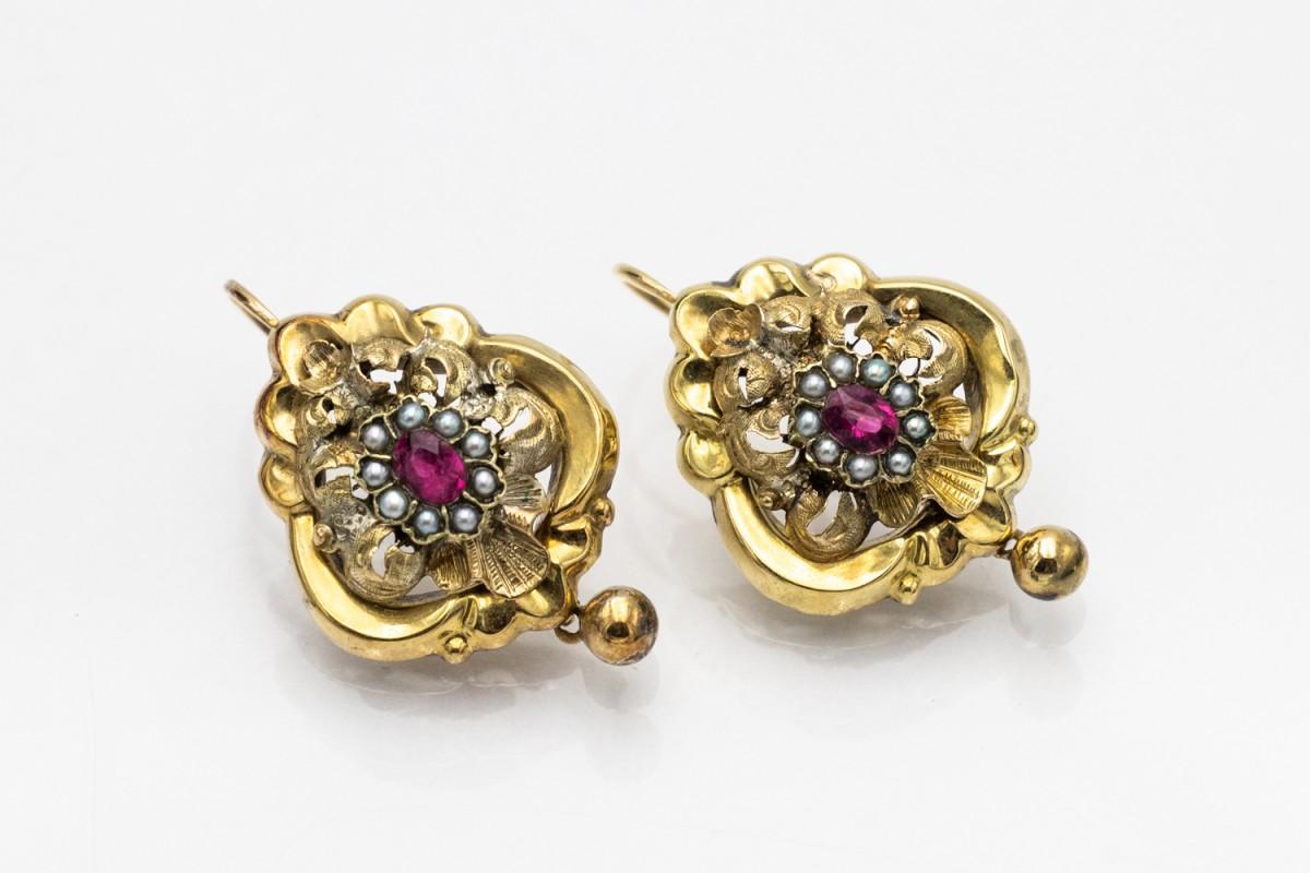 Orecchini pendenti in oro Biedermeier, Austria-Ungheria, fine del XIX secolo. in vendita 2