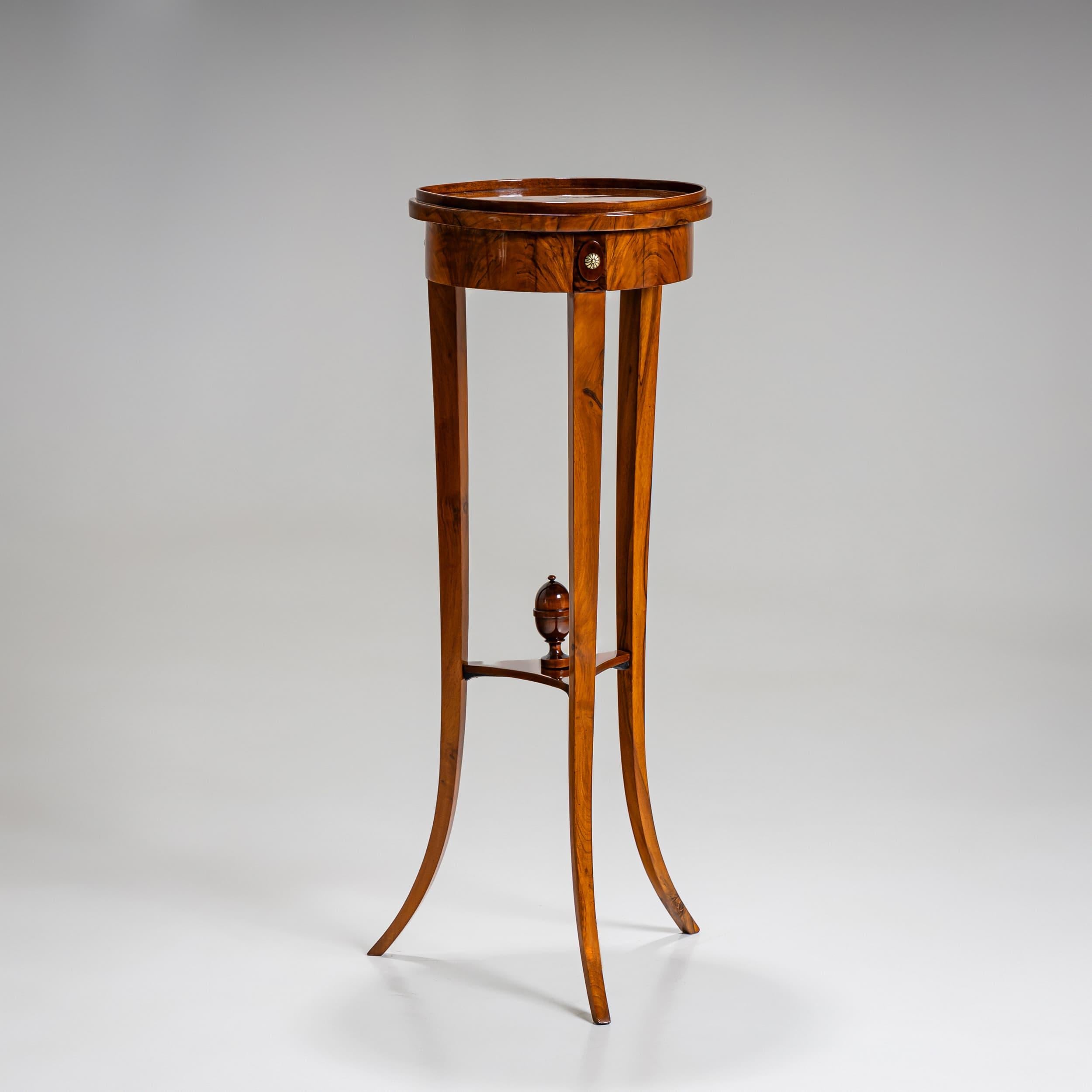 Gueridon Biedermeier, début du 19ème siècle Bon état - En vente à Greding, DE