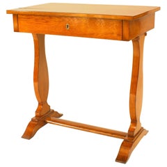 Table d'extrémité Biedermeier en bois d'orme « hongrois » du 19e-20e siècle