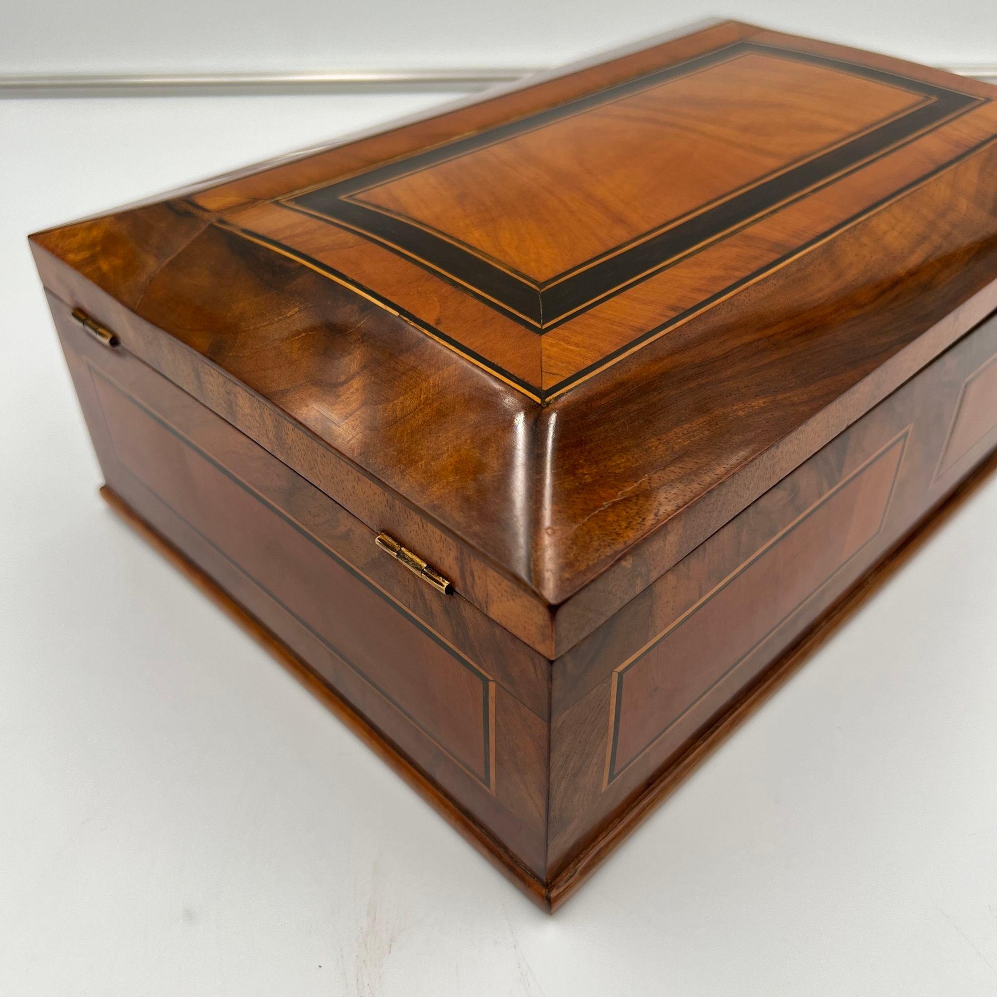Joyero Biedermeier, Nogal, Ébano, Arce, Sur de Alemania circa 1830 en venta 2