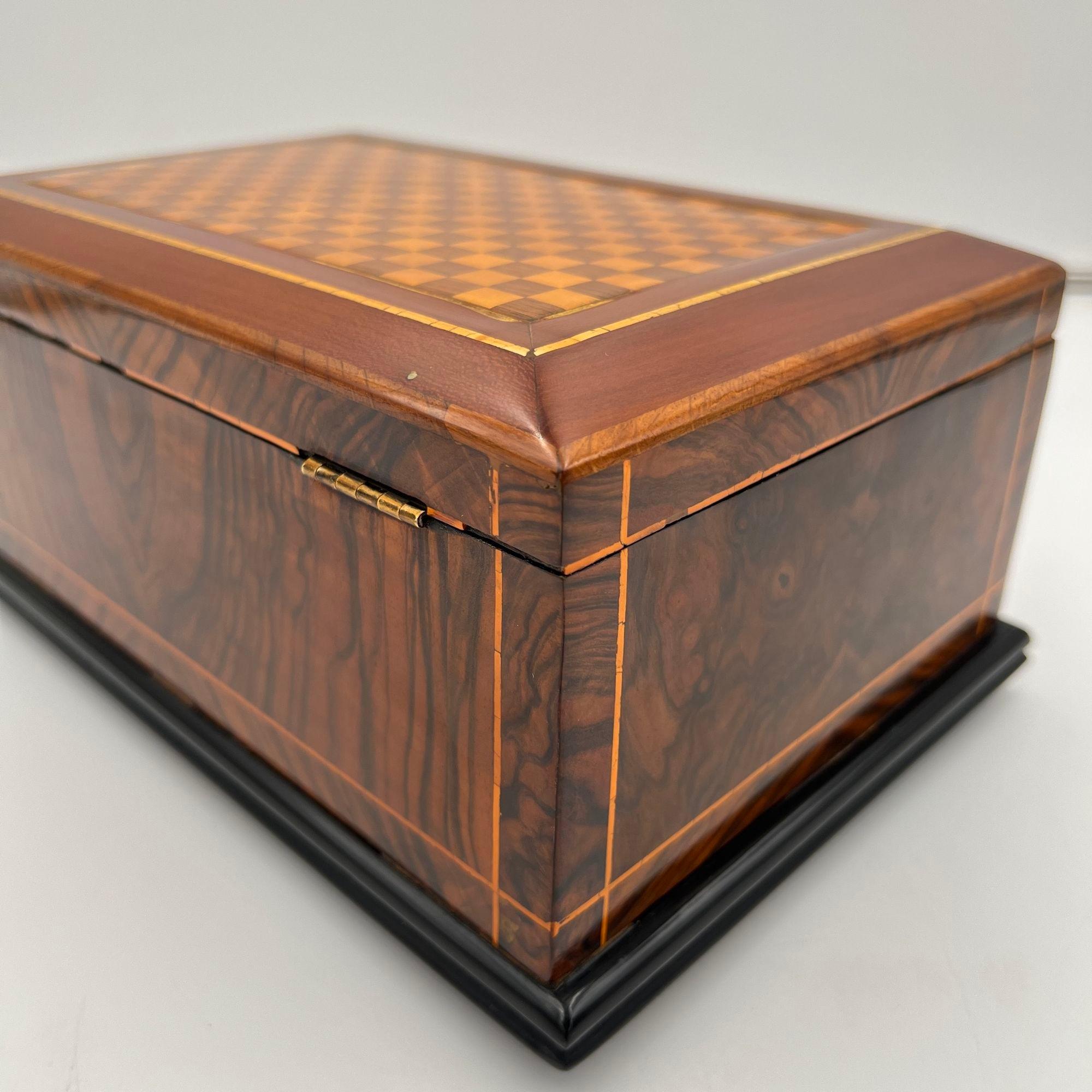Joyero Biedermeier, Nogal, Caoba, Arce, Sur de Alemania circa 1830 en venta 4