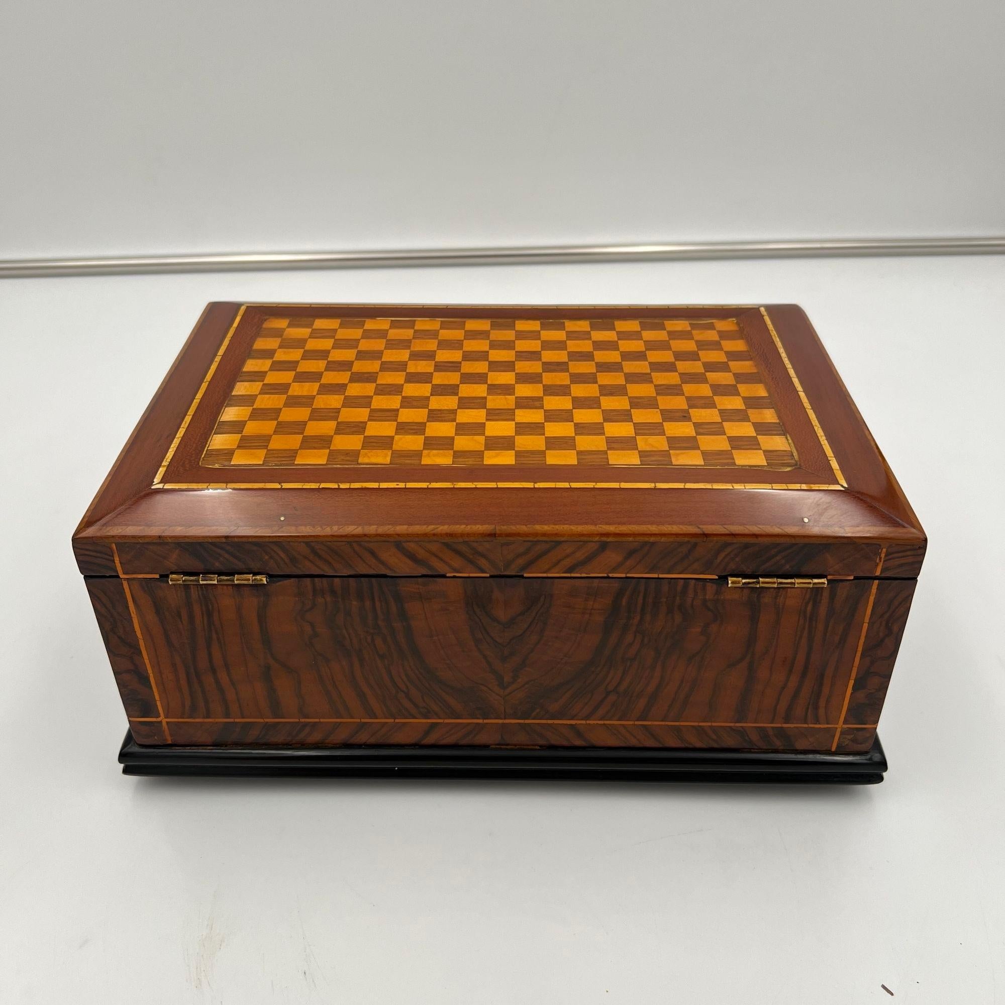 Joyero Biedermeier, Nogal, Caoba, Arce, Sur de Alemania circa 1830 Ebonizado en venta