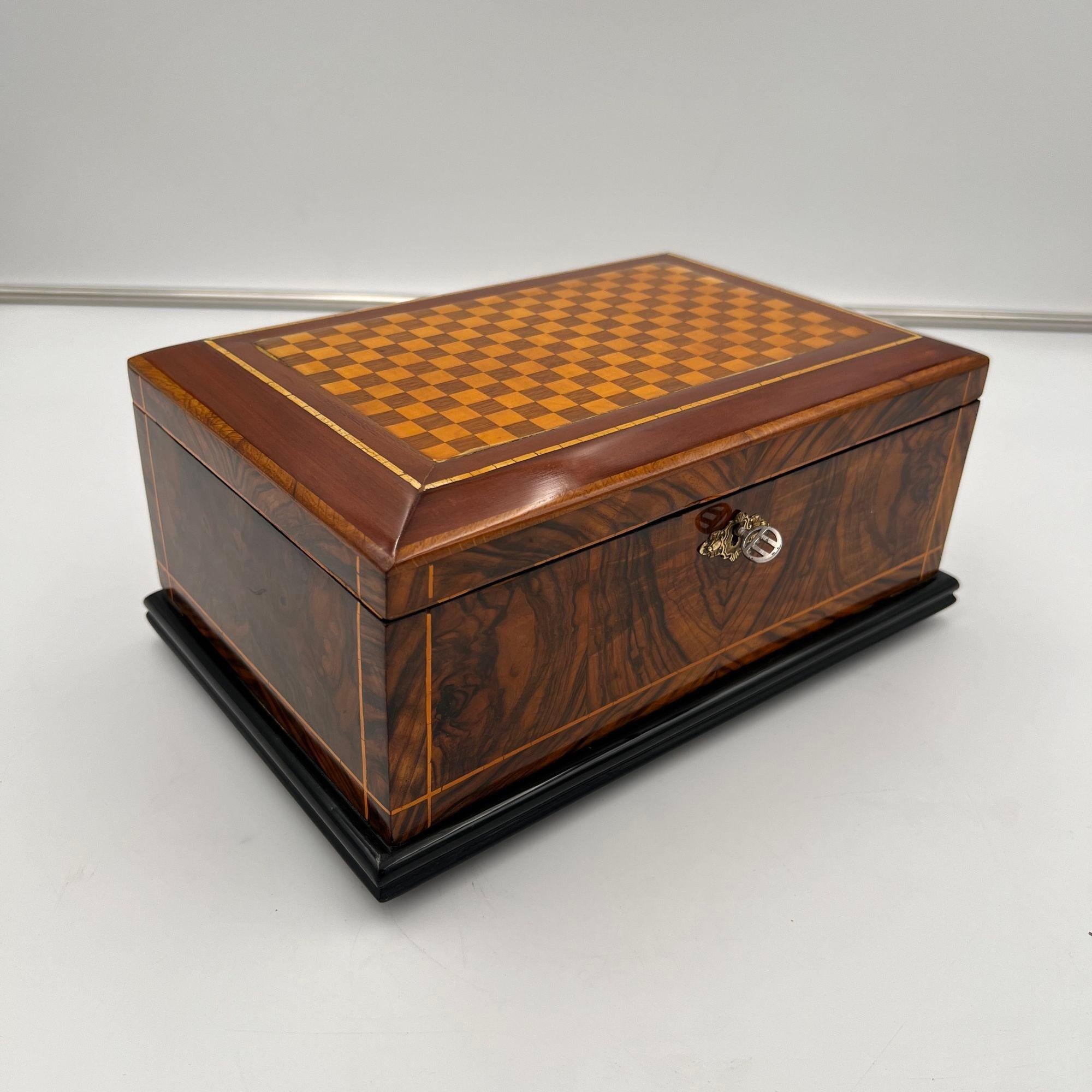 Joyero Biedermeier, Nogal, Caoba, Arce, Sur de Alemania circa 1830 en Bueno estado para la venta en Regensburg, DE