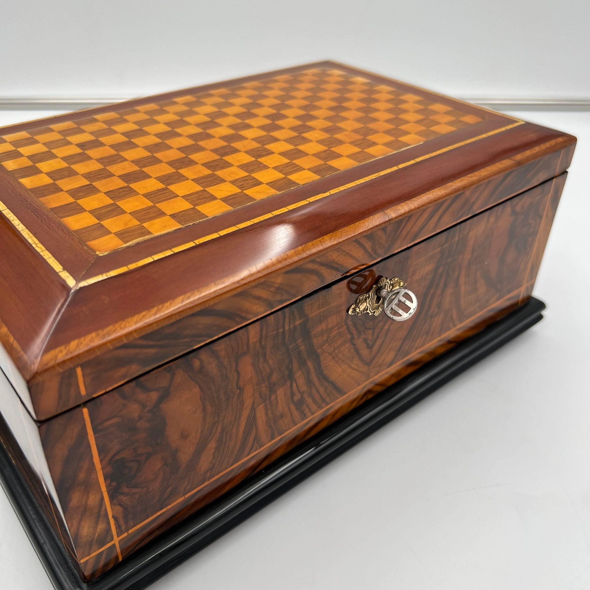 Joyero Biedermeier, Nogal, Caoba, Arce, Sur de Alemania circa 1830 en venta 2