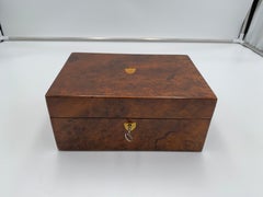 Boîte à bijoux Biedermeier, racines de noyer, nacre, Allemagne du Sud, vers 1830