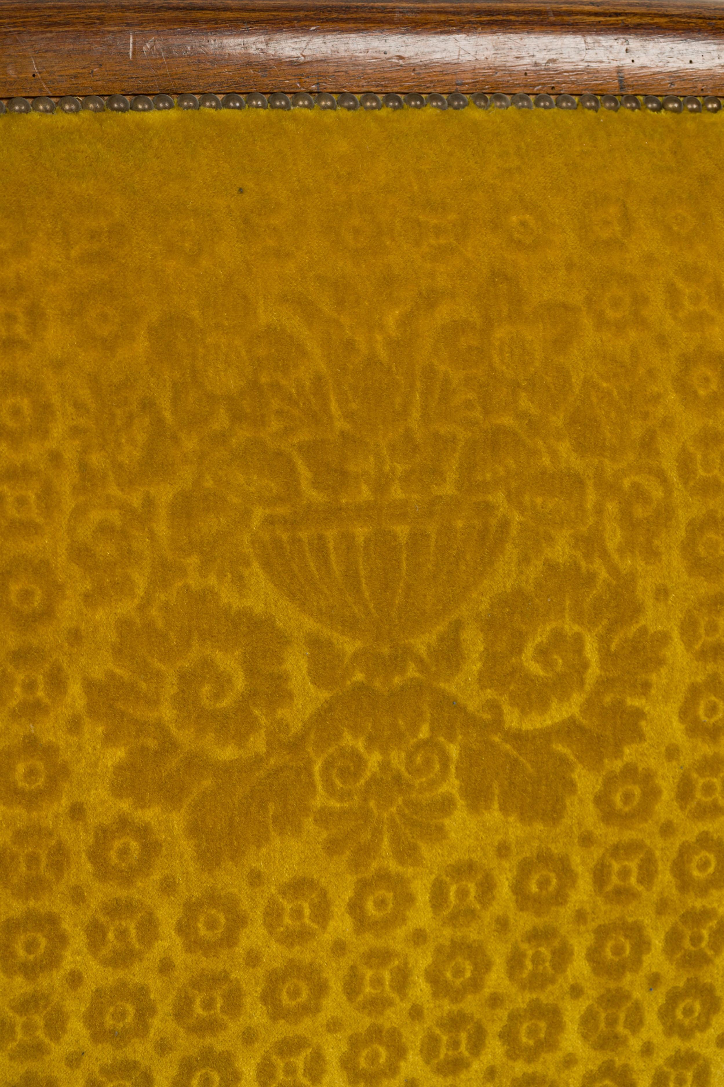 Européen Biedermeier King-Size Headboard with with Yellow Upholstery (Tête de lit king-size avec tapisserie jaune) en vente