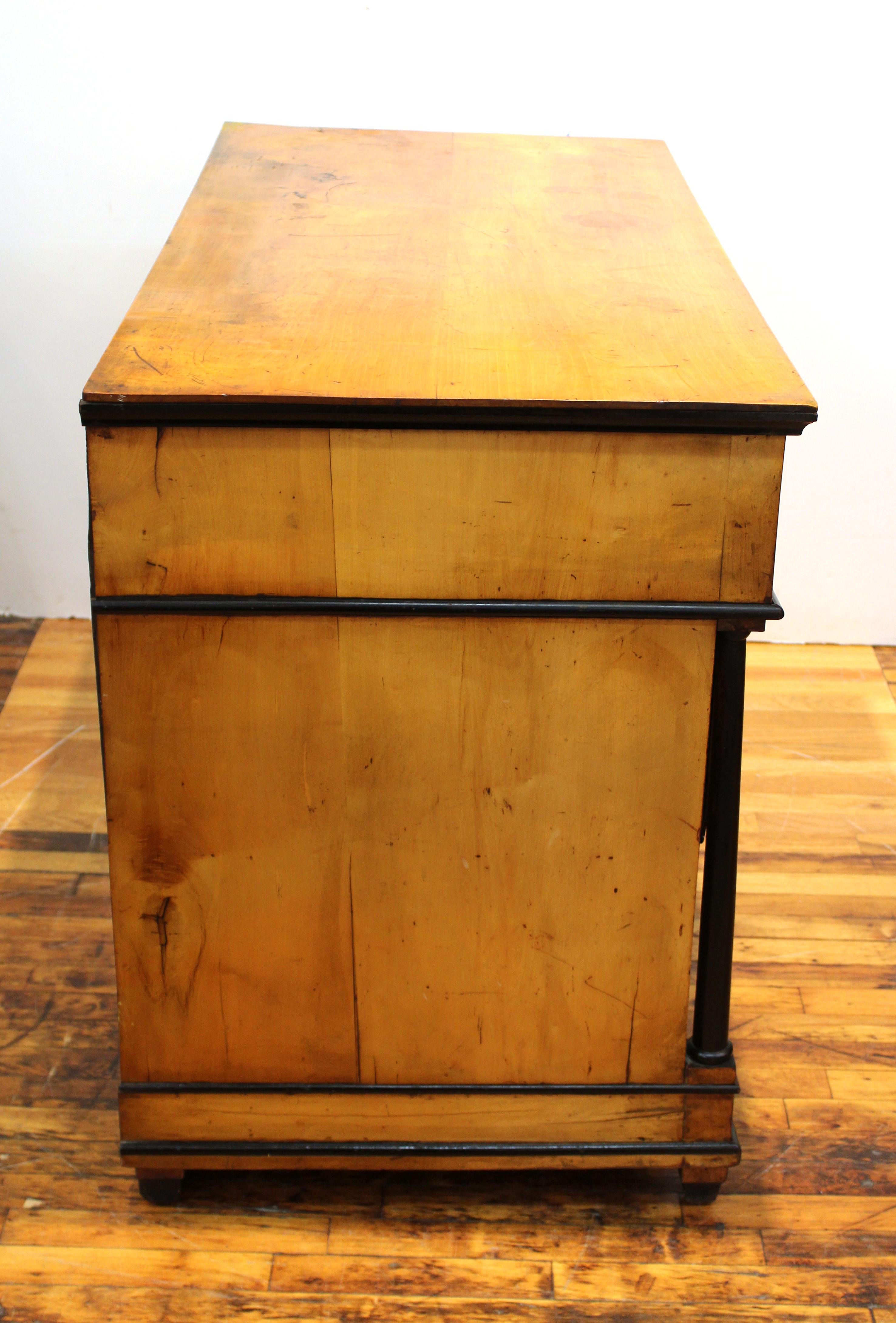 Biedermeier Large Commode with Three Drawers In Good Condition In New York, NY