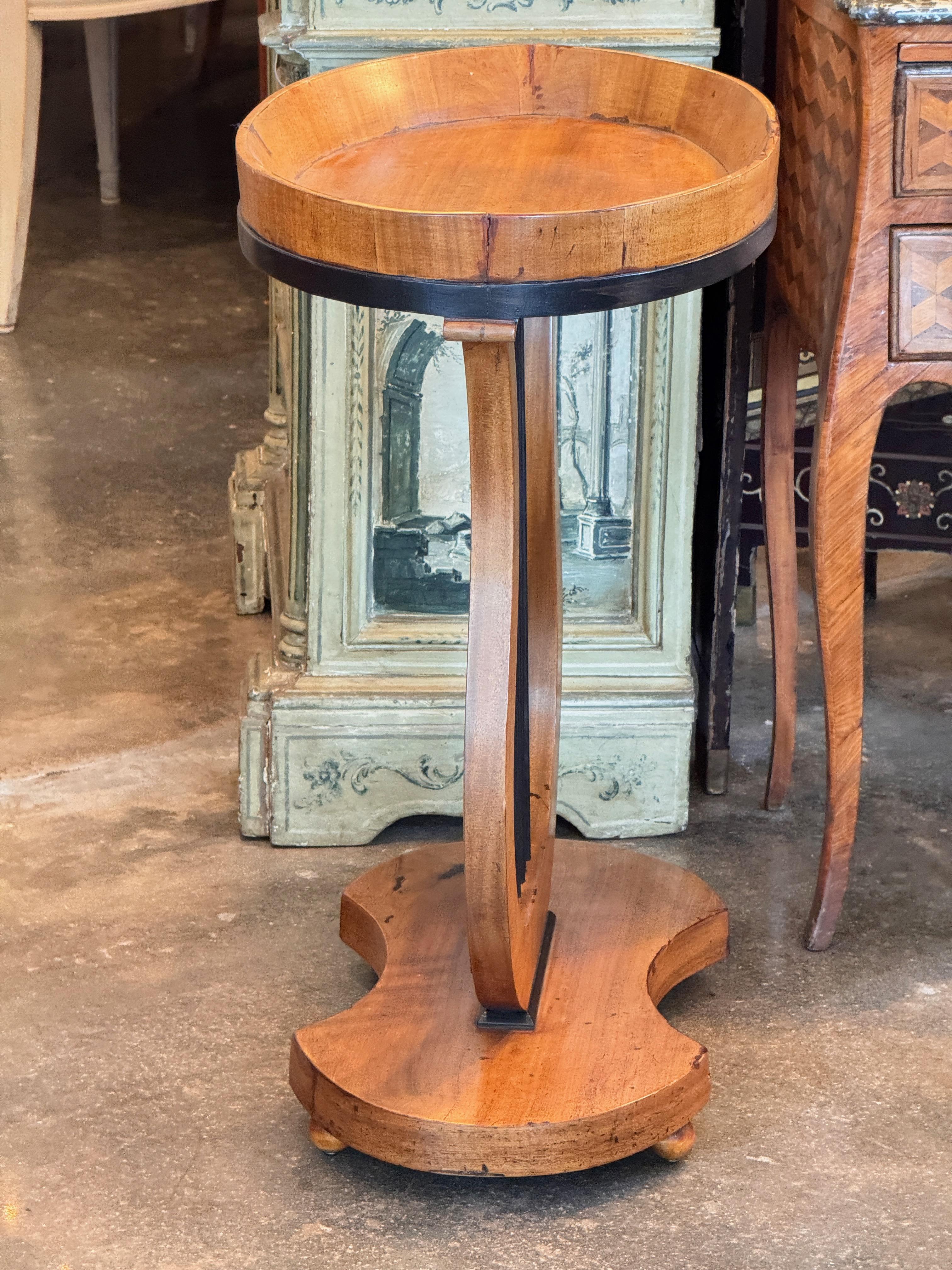 Table d'appoint Biedermeier en forme de lyre en vente 1