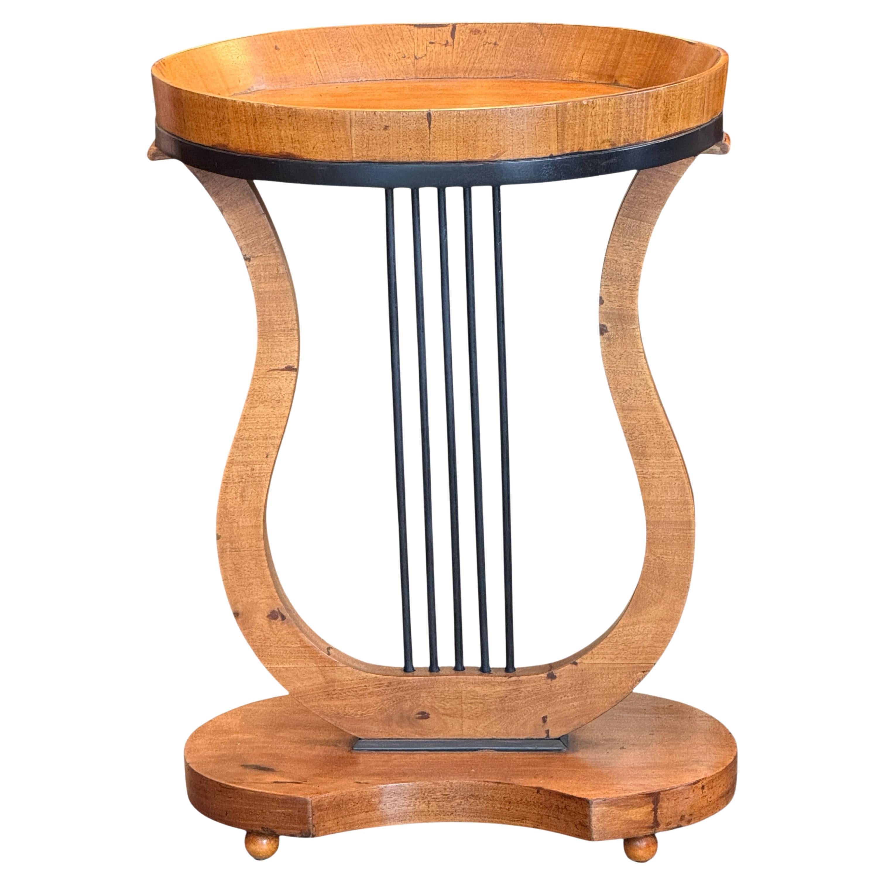 Table d'appoint Biedermeier en forme de lyre en vente