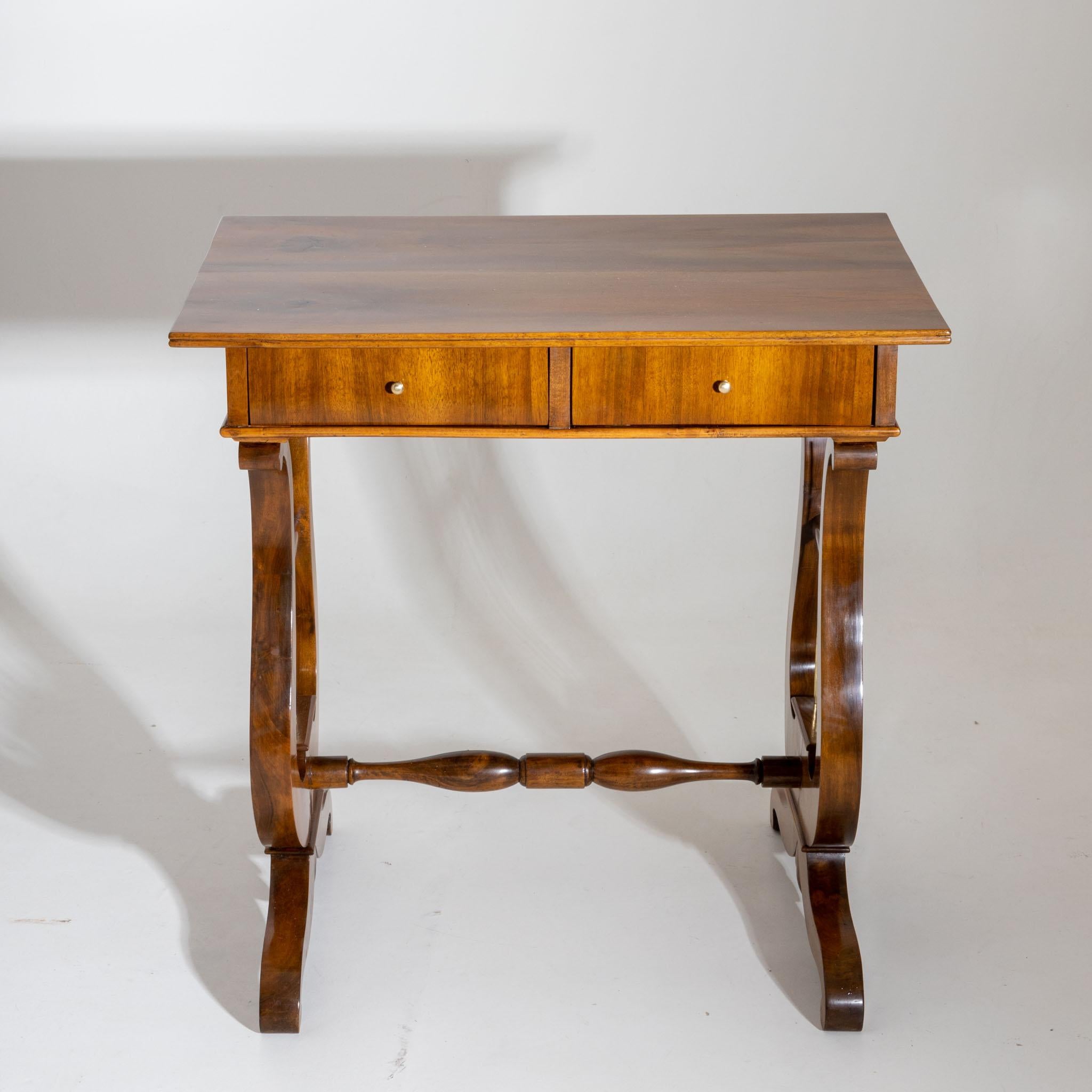 Biedermeier Table with Lyre Décor, Walnut Veneer, Germany circa 1820 For Sale 3