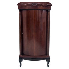 Armario Biedermeier de caoba de hacia 1880
