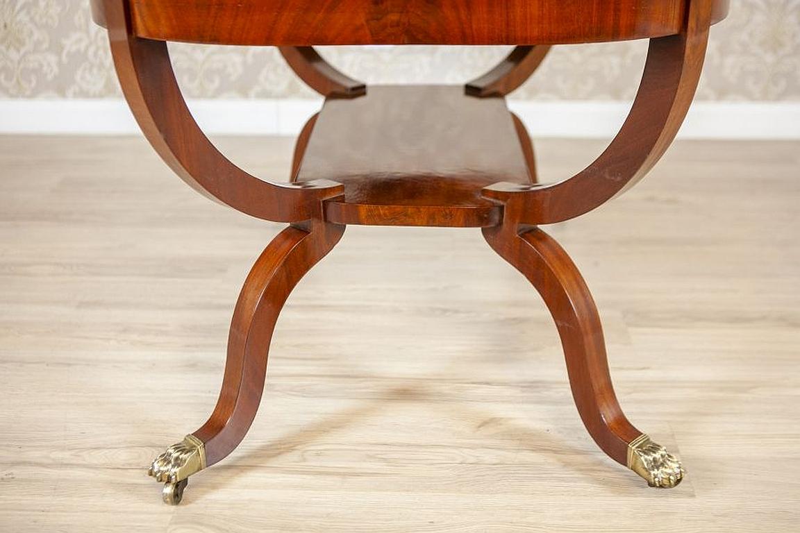 Biedermeier Mahogany Center Table from the Late 19th Century For Sale 4