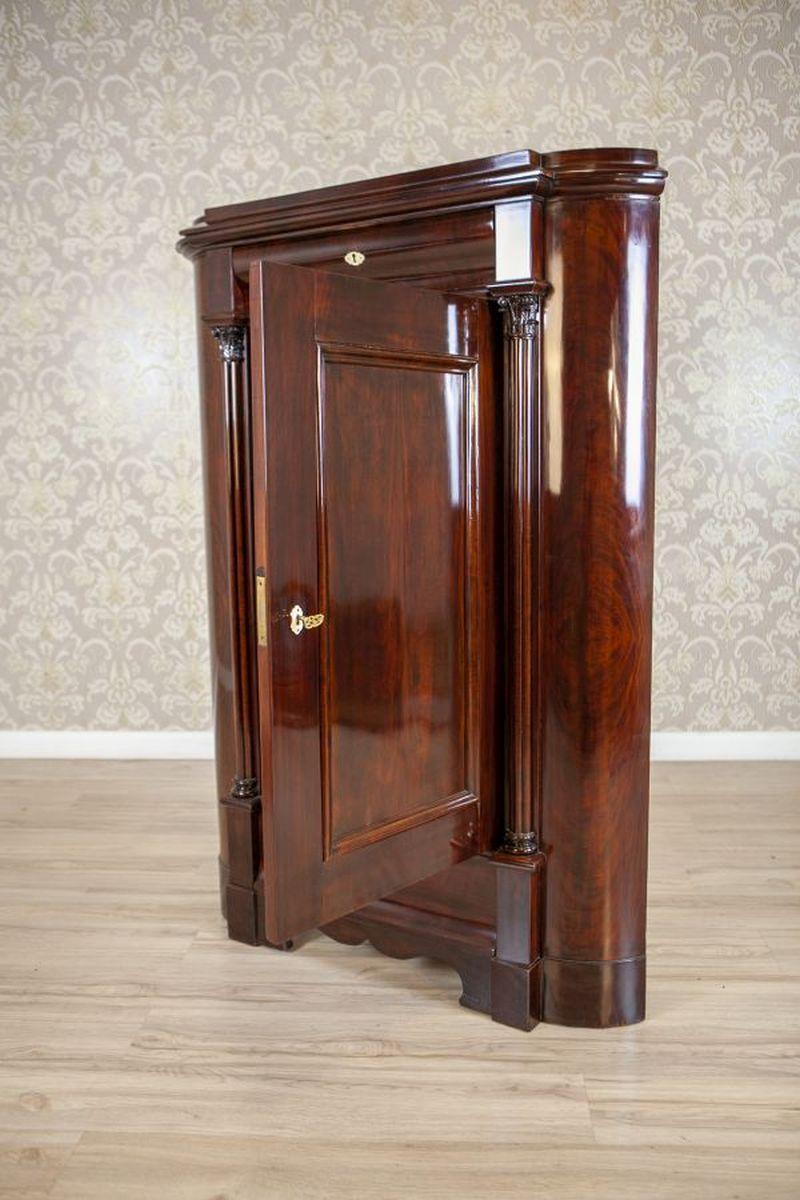 Europeo Mobile ad angolo in mogano impiallacciato Biedermeier, CIRCA 1870 in vendita