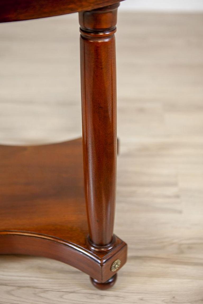 Biedermeier Mahogany Oval Side Table from the Late 19th Century For Sale 3