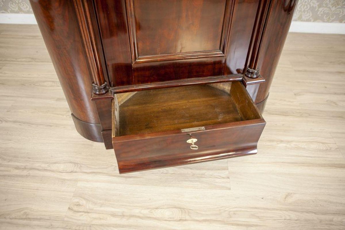 Mogano Mobile ad angolo in mogano impiallacciato Biedermeier, CIRCA 1870 in vendita