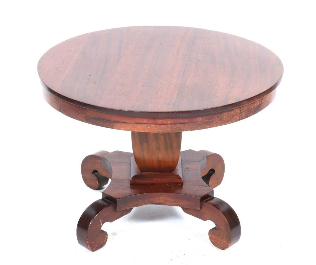 Biedermeier Manner Round Pedestal Occasional Table In Good Condition In New York, NY