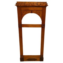 Specchio Biedermeier, mogano, betulla e legno di Thuja, Austria, circa 1820 Specchio Biedermeier, mogano, betulla e legno di Thuja, Austria, circa 1820