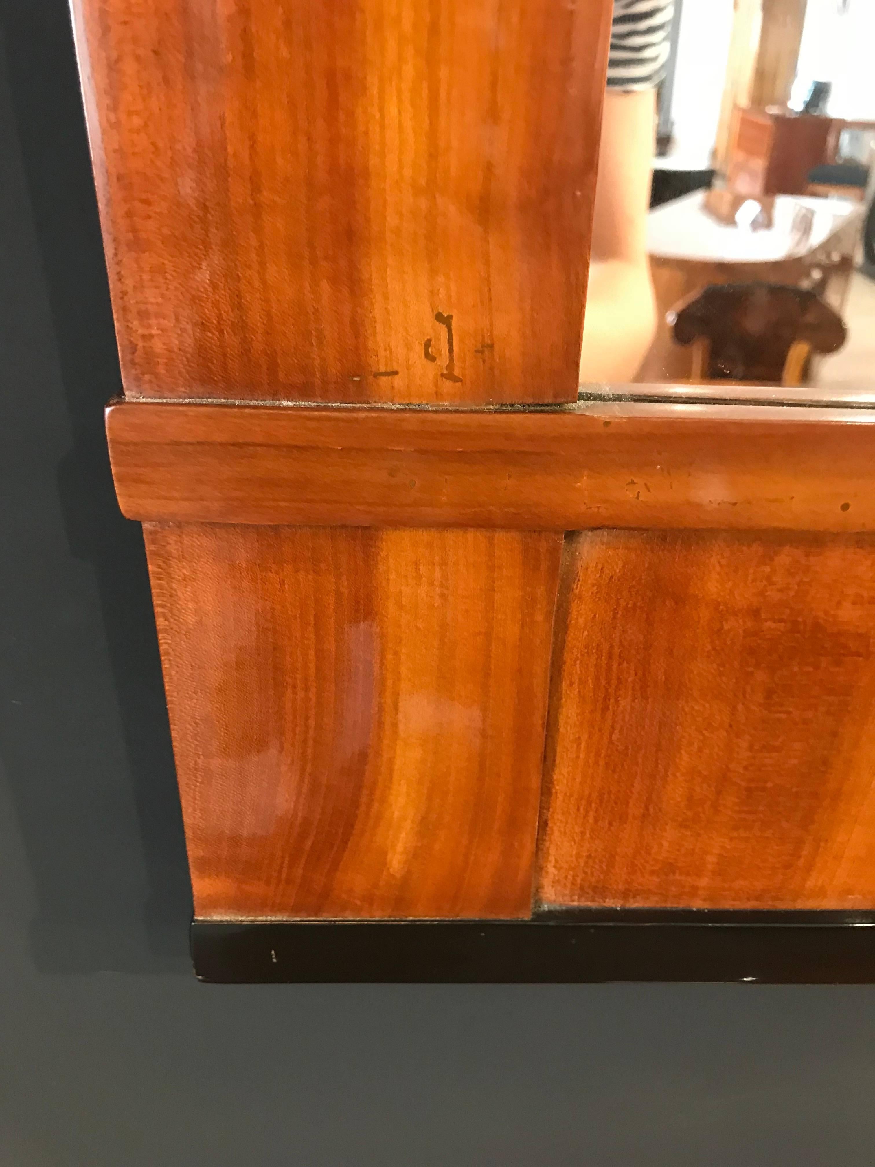 Biedermeier Mirror with Cherry Veneer, South Germany circa 1830 In Good Condition In Regensburg, DE