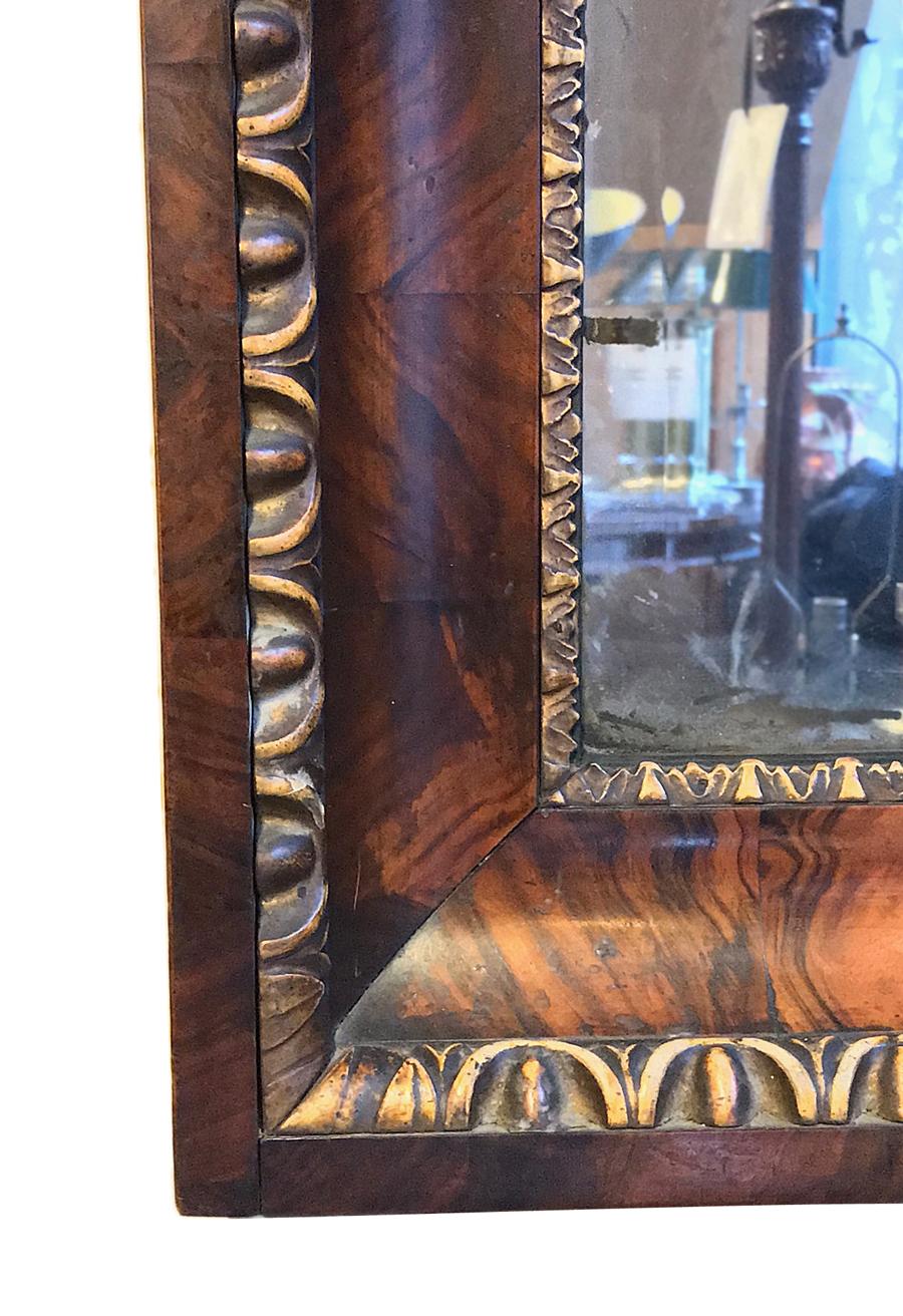 Suédois Miroir Biedermeier avec détails dorés sur le cadre en vente