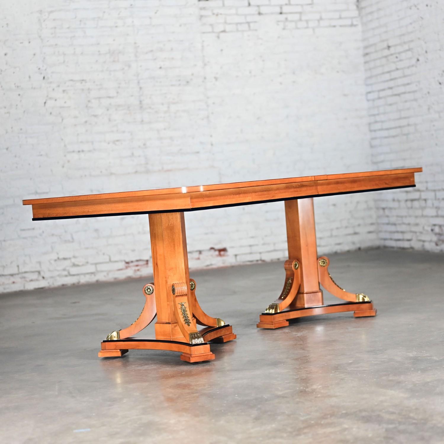 Table de salle à manger à rallonge Biedermeier de style néoclassique Thomasville Grand Classics en vente 5