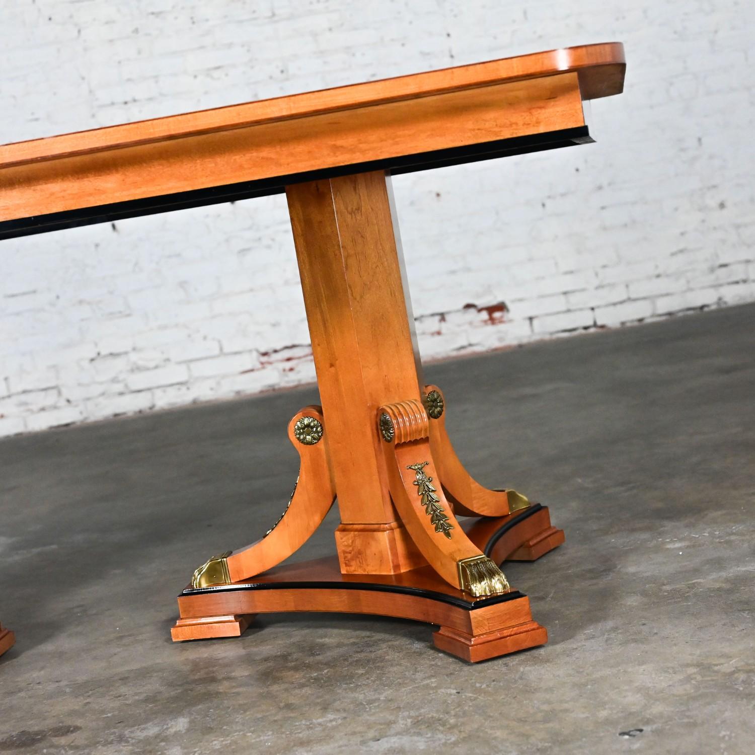 Table de salle à manger à rallonge Biedermeier de style néoclassique Thomasville Grand Classics en vente 6