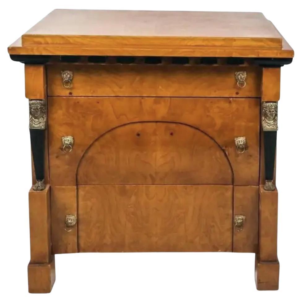 Cassettiera neoclassica Biedermeier in vendita