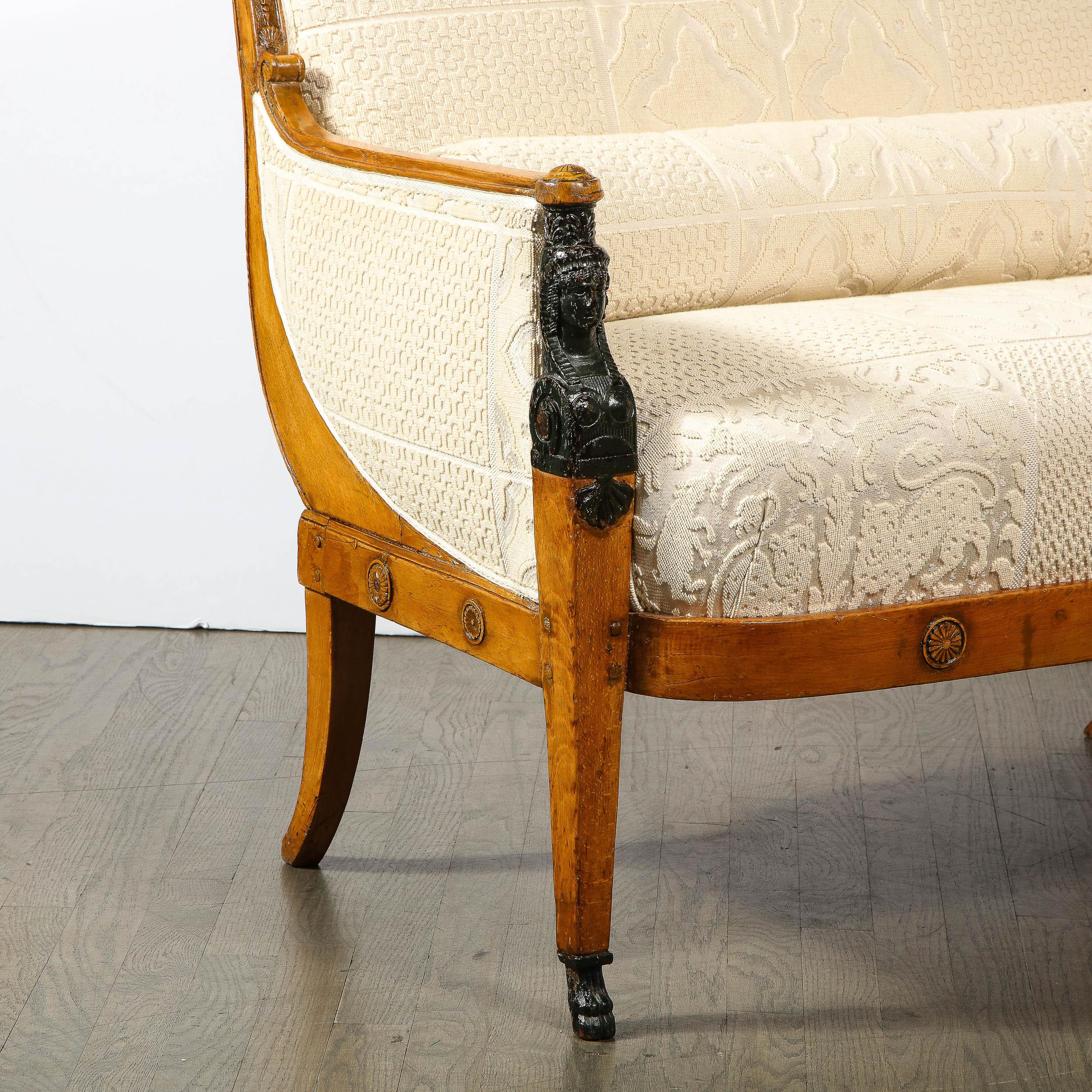 Canapé néoclassique Biedermeier avec dossier en forme de volute et pieds en sabre  en vente 12