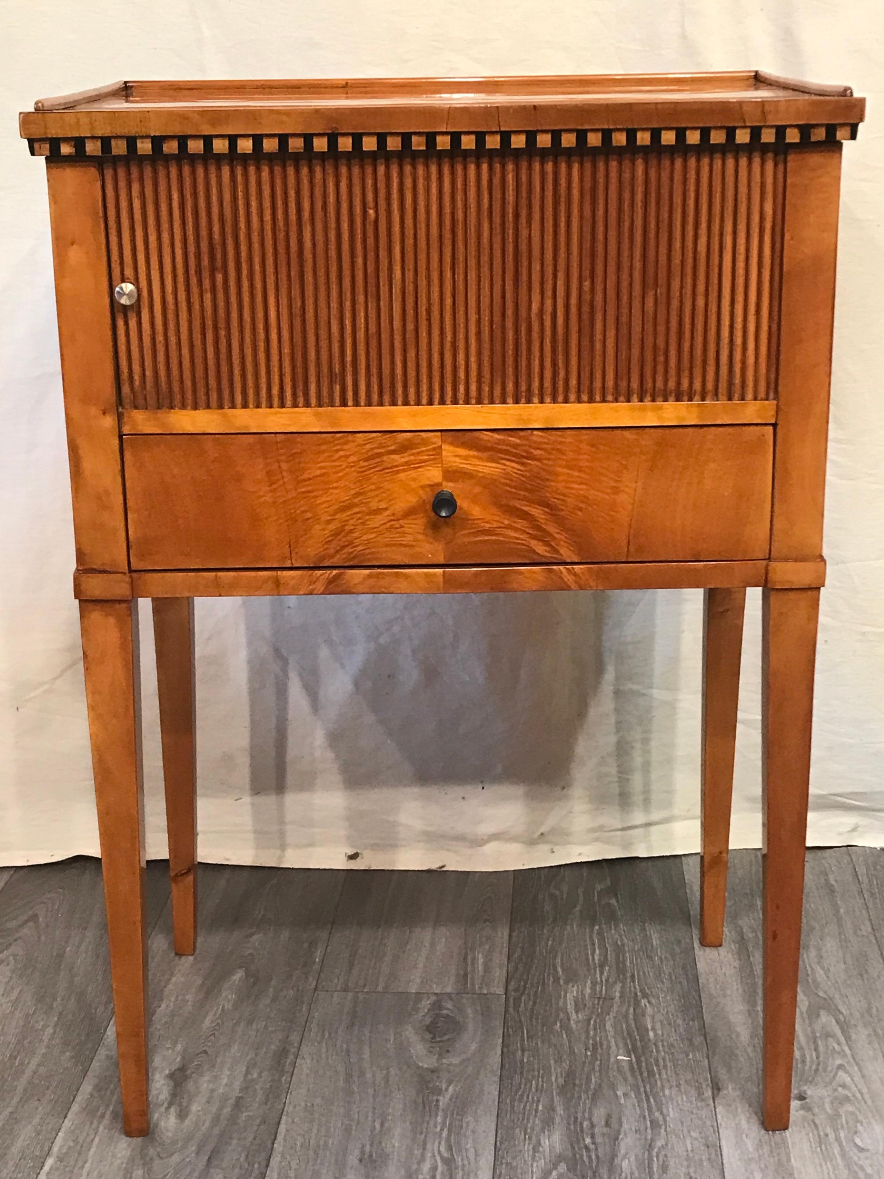 Veneer Biedermeier Night Stand or Small Cabinet, South Germany 1815-20 For Sale