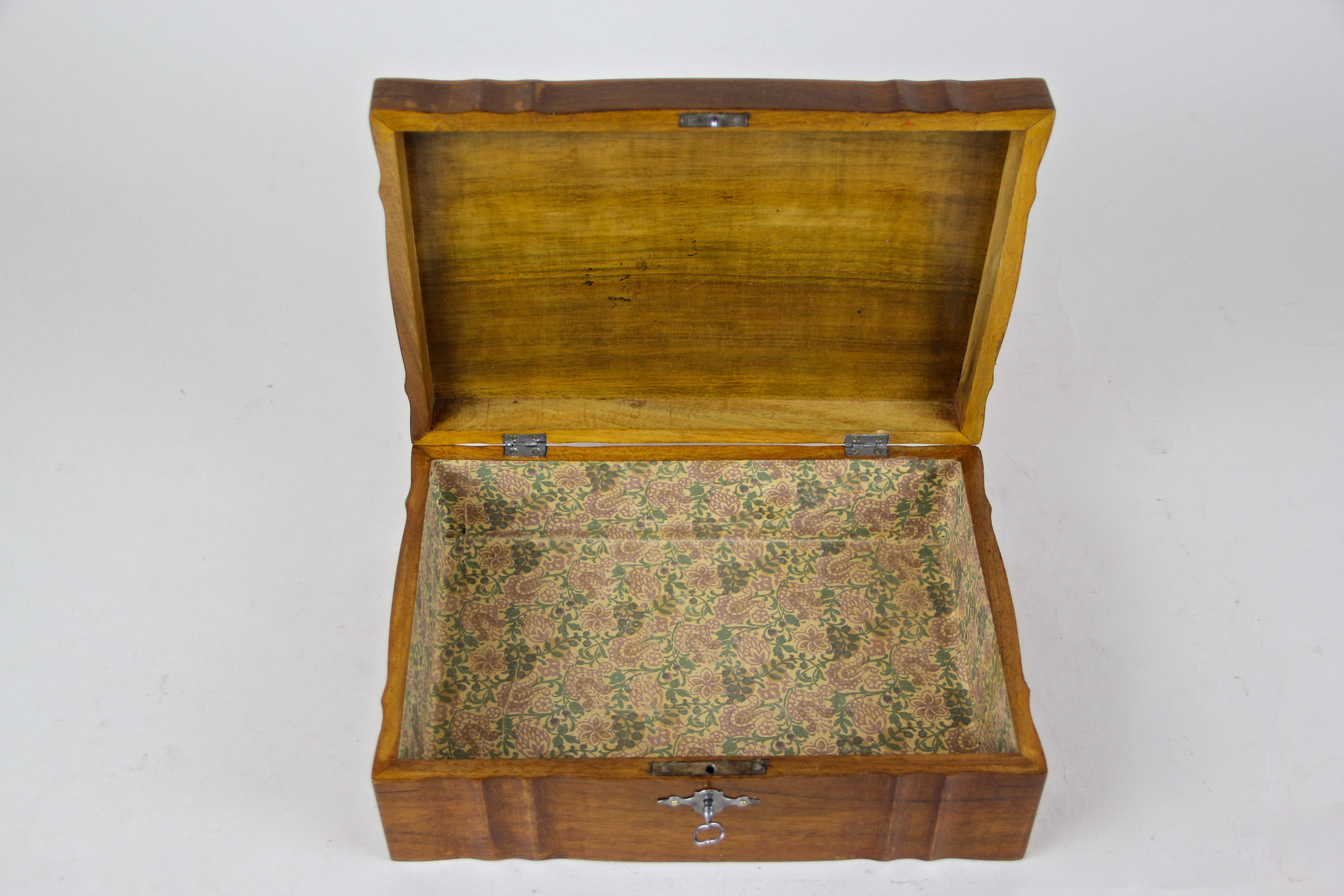 Biedermeier Nut Wood Box, Austria, circa 1850 5