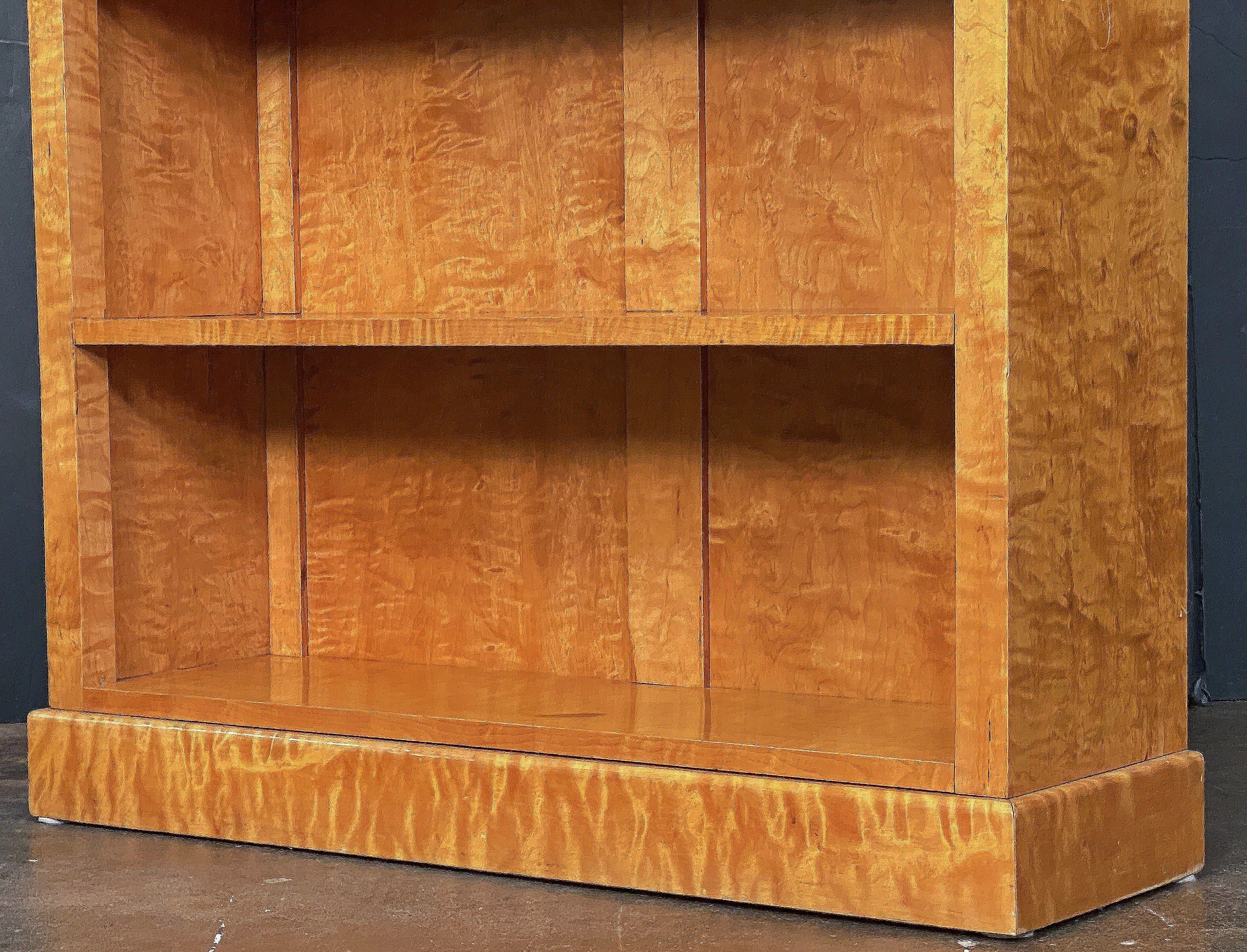20th Century Biedermeier Open Bookcase or Shelves of Curly Maple For Sale