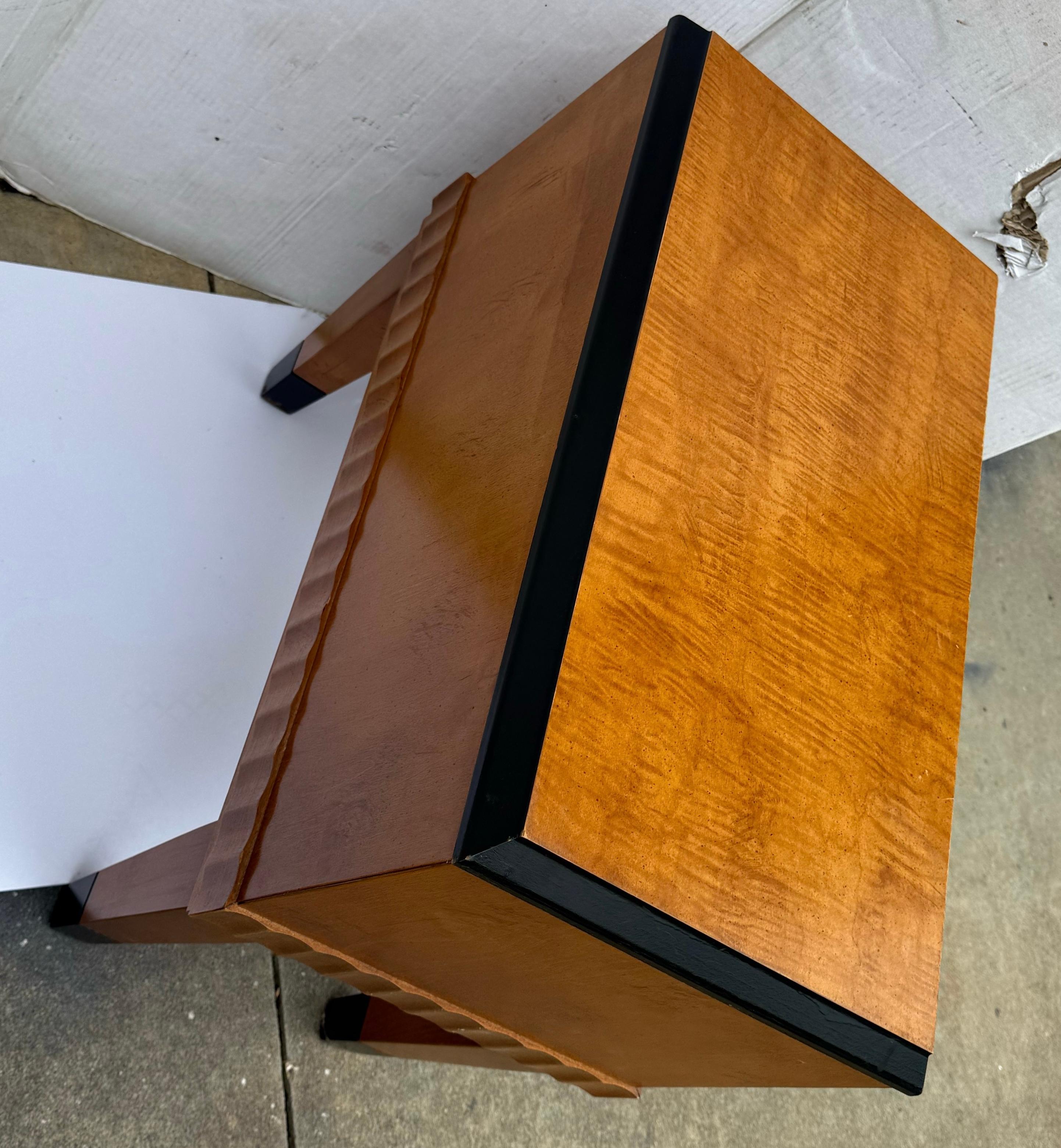 Tavolini o cassapanche in legno satinato in stile Biedermeier o Art Deco di Lane's in vendita 4