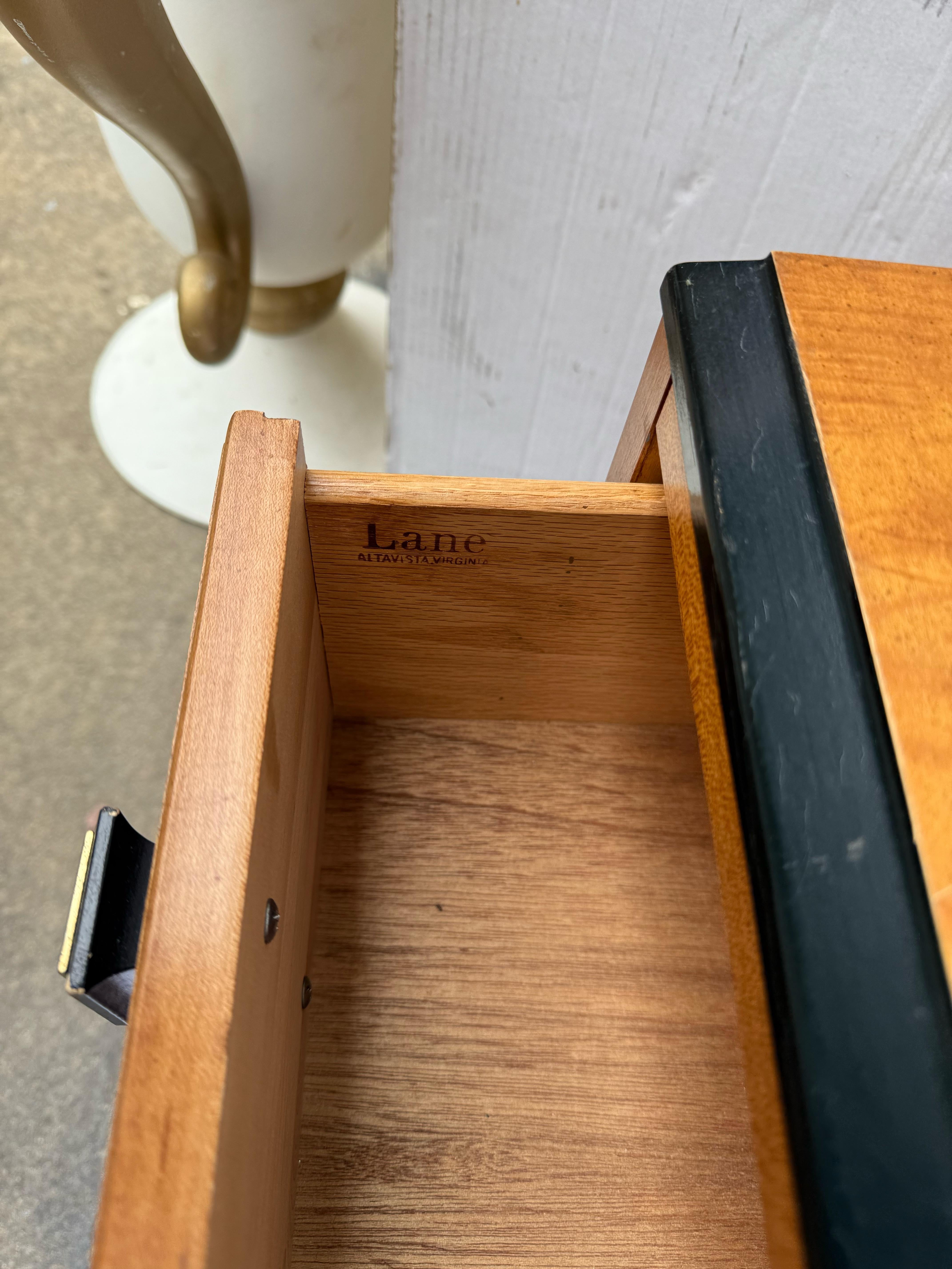 Americano Tavolini o cassapanche in legno satinato in stile Biedermeier o Art Deco di Lane's in vendita