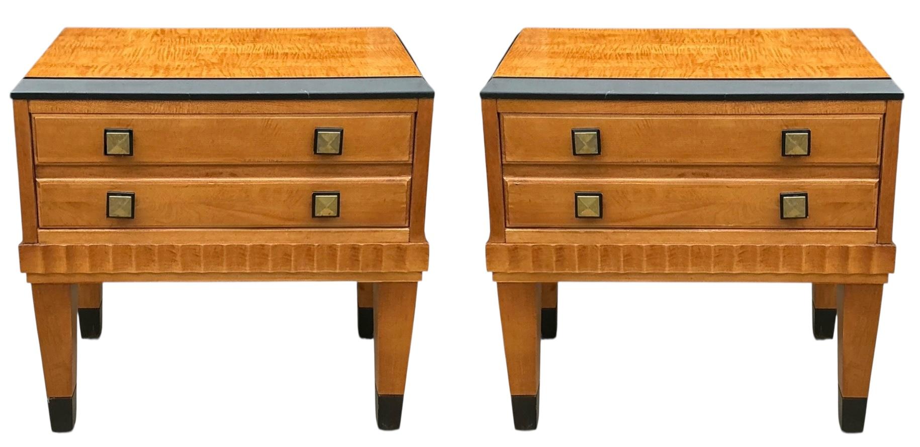 Tavolini o cassapanche in legno satinato in stile Biedermeier o Art Deco di Lane's in vendita 1