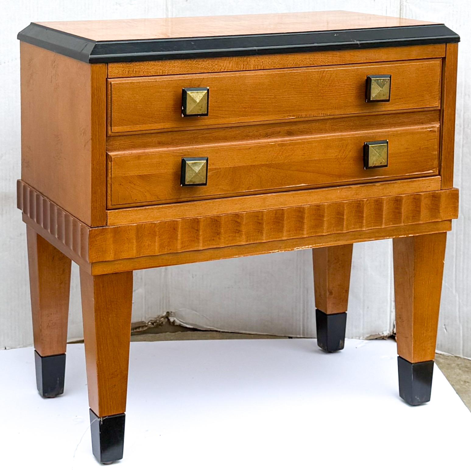 Tavolini o cassapanche in legno satinato in stile Biedermeier o Art Deco di Lane's in vendita 3