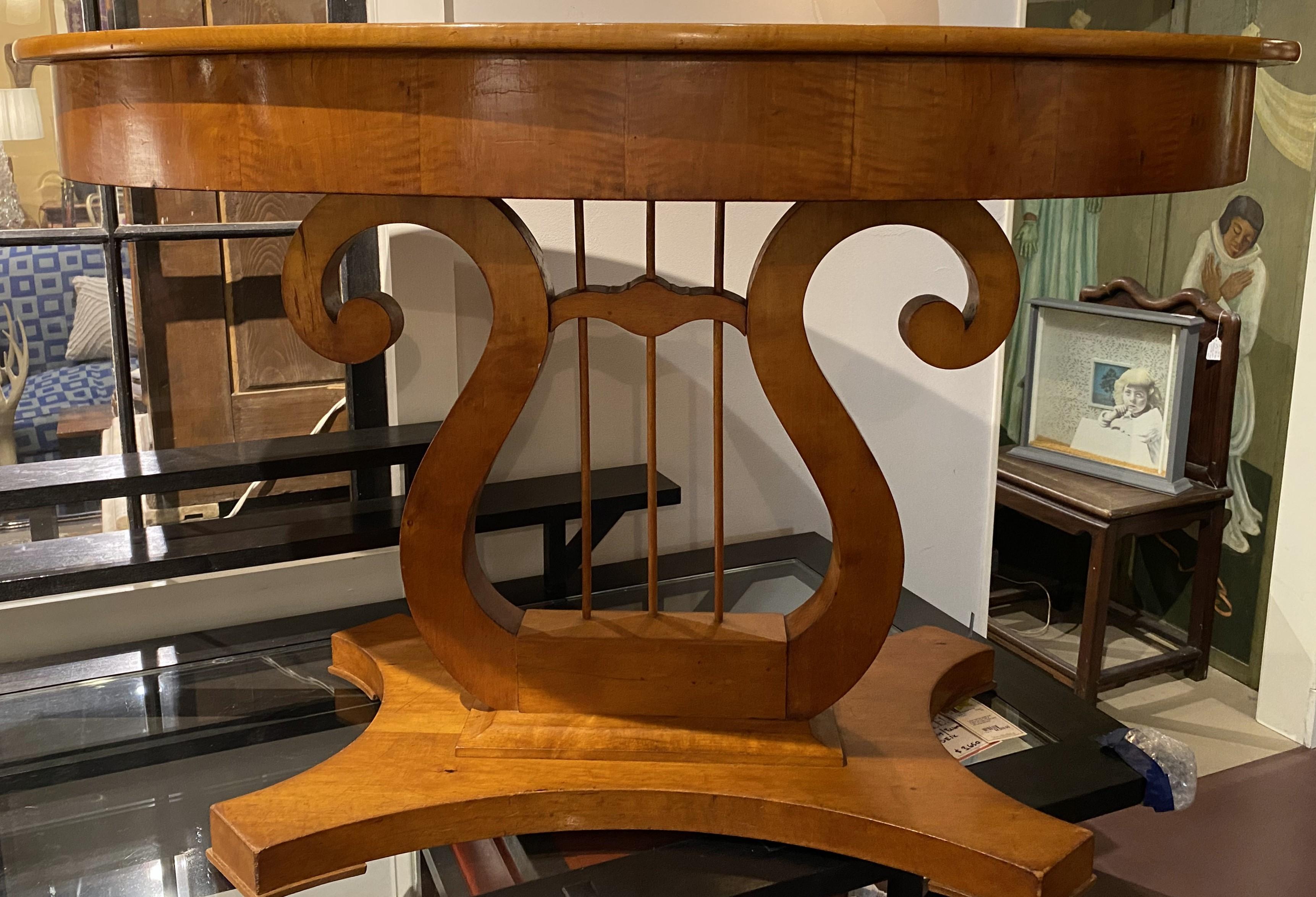 Biedermeier or Classical Style Curly Maple Oval Center Table with Lyre Form Base In Good Condition For Sale In Milford, NH