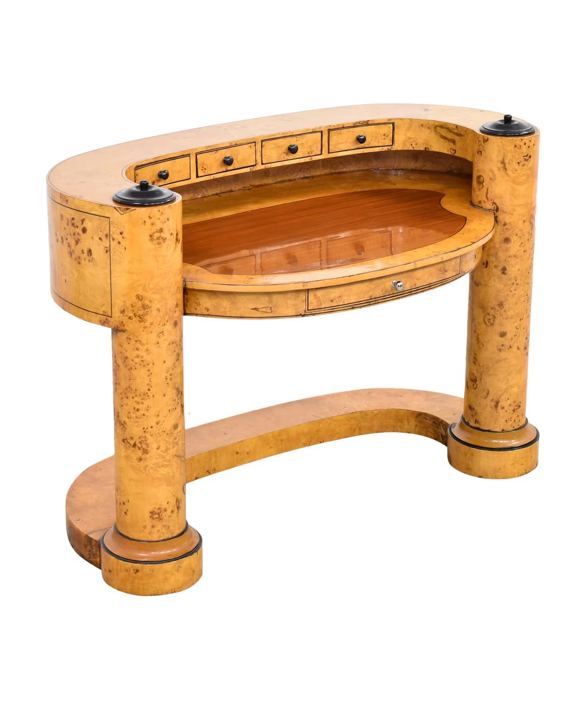 Biedermeier Oval Desk in the style of Josef Danhauser In Good Condition For Sale In New York, NY