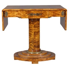 Biedermeier-Sockel-Tisch mit klappbaren Blättern Empire aus goldener Birke mit Intarsien