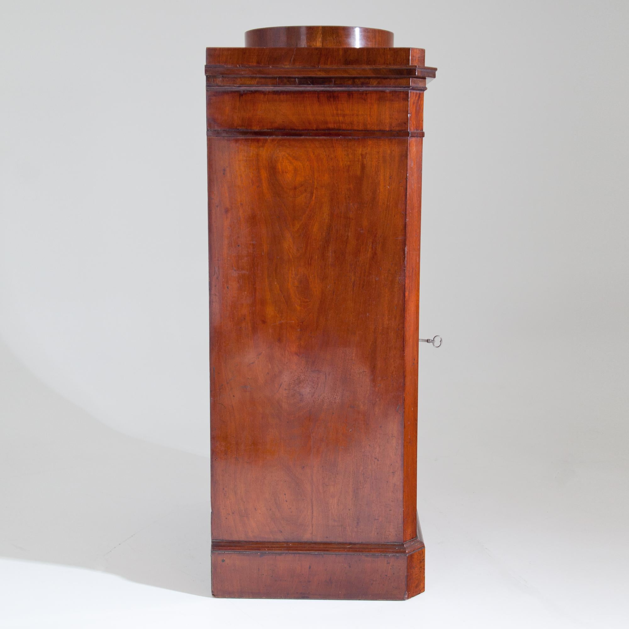 Early 19th Century Biedermeier Pedestal, Lübeck, circa 1820