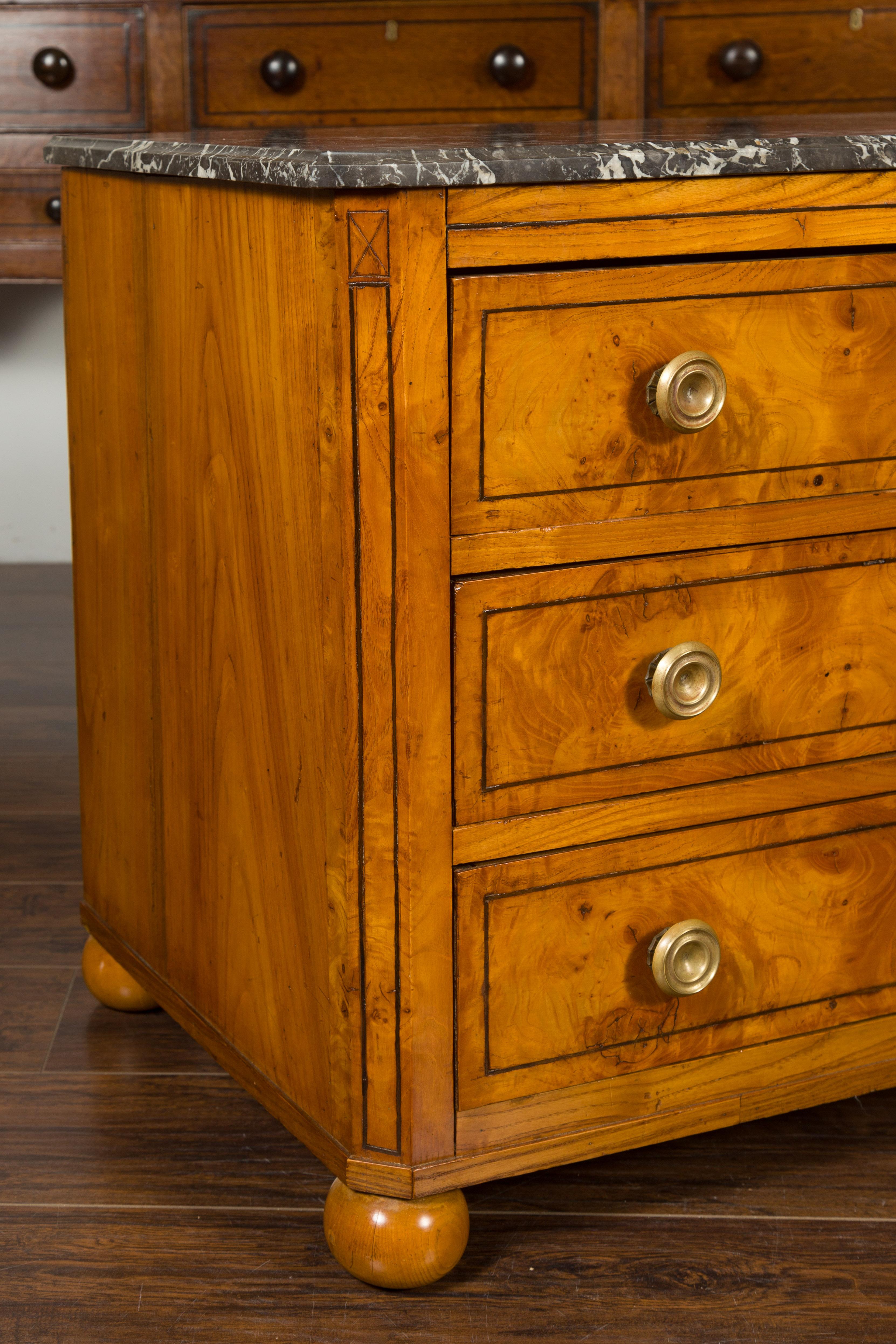 Biedermeier Period 1840s Walnut Three-Drawer Commode with Grey Marble Top For Sale 2