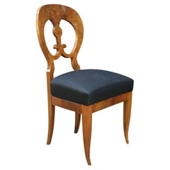 Silla de nogal burl del periodo Biedermeier Austria circa 1820