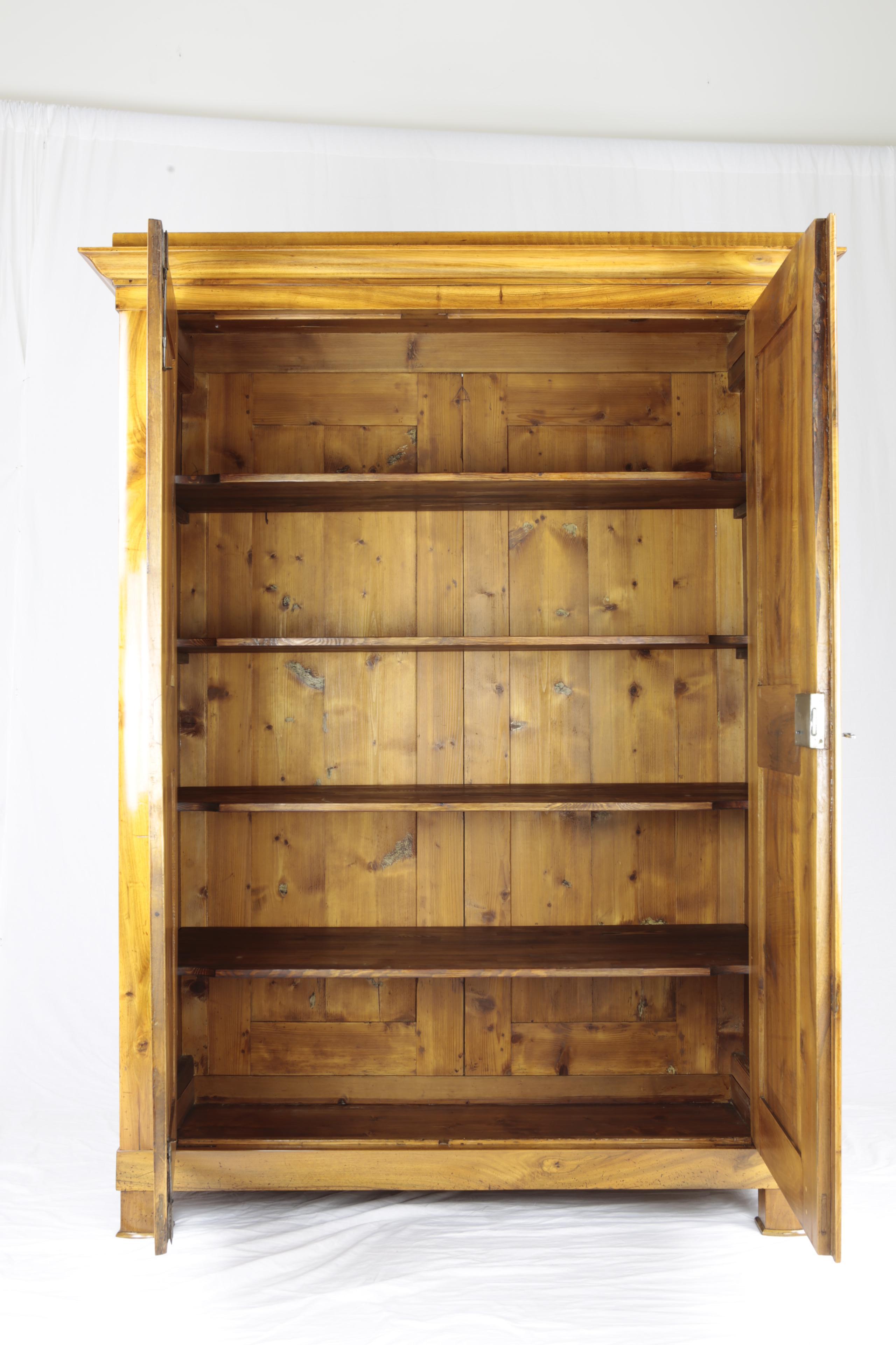 Massive nutwood.
Two doors, fully shelved interior,
Restored condition,
Hand polished.
Measures: Height 189 cm.
Width 142.5 cm.
Depth 62 cm.

You will be 100% satisfied with your authentic piece of art!







 