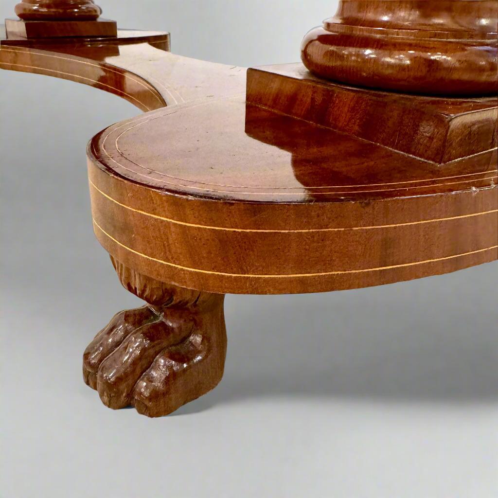 Biedermeier Period Oval Mahogany Library Table desk Germany In Good Condition For Sale In New York, NY