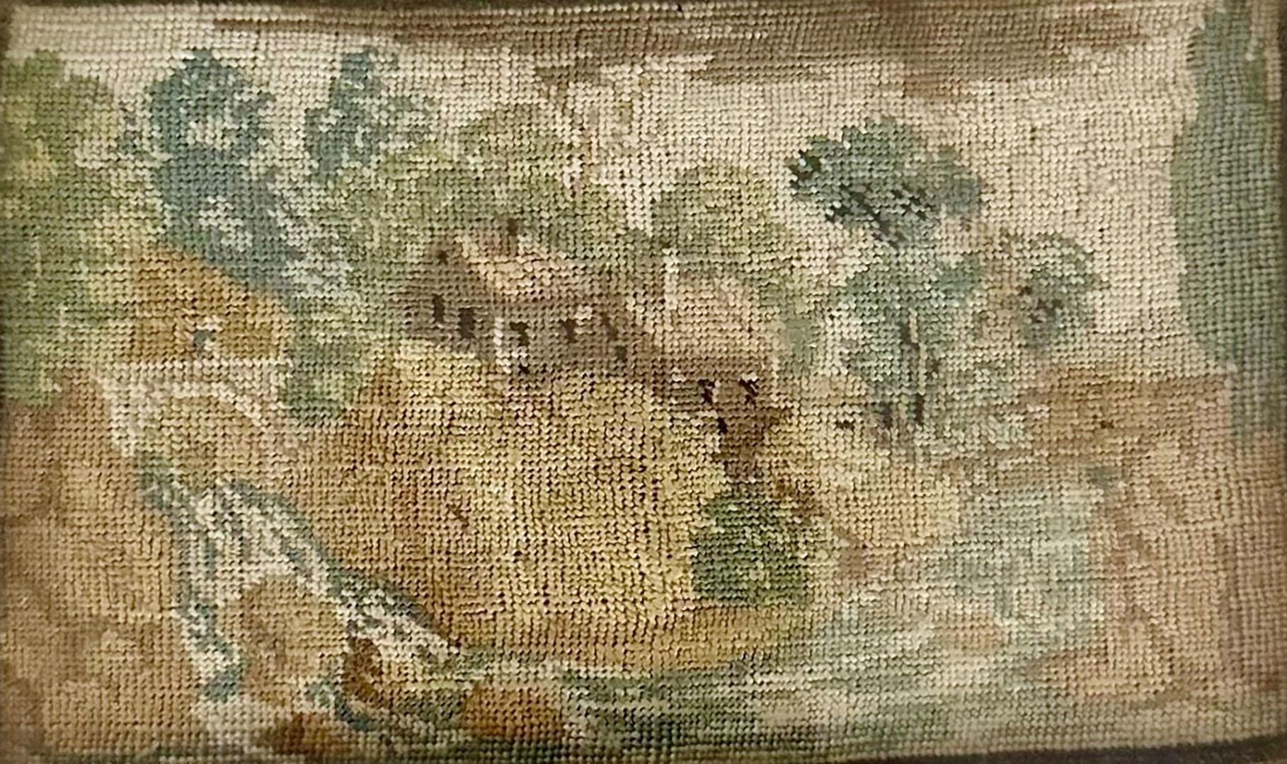 Caja Biedermeier Petit Point Alemán en venta