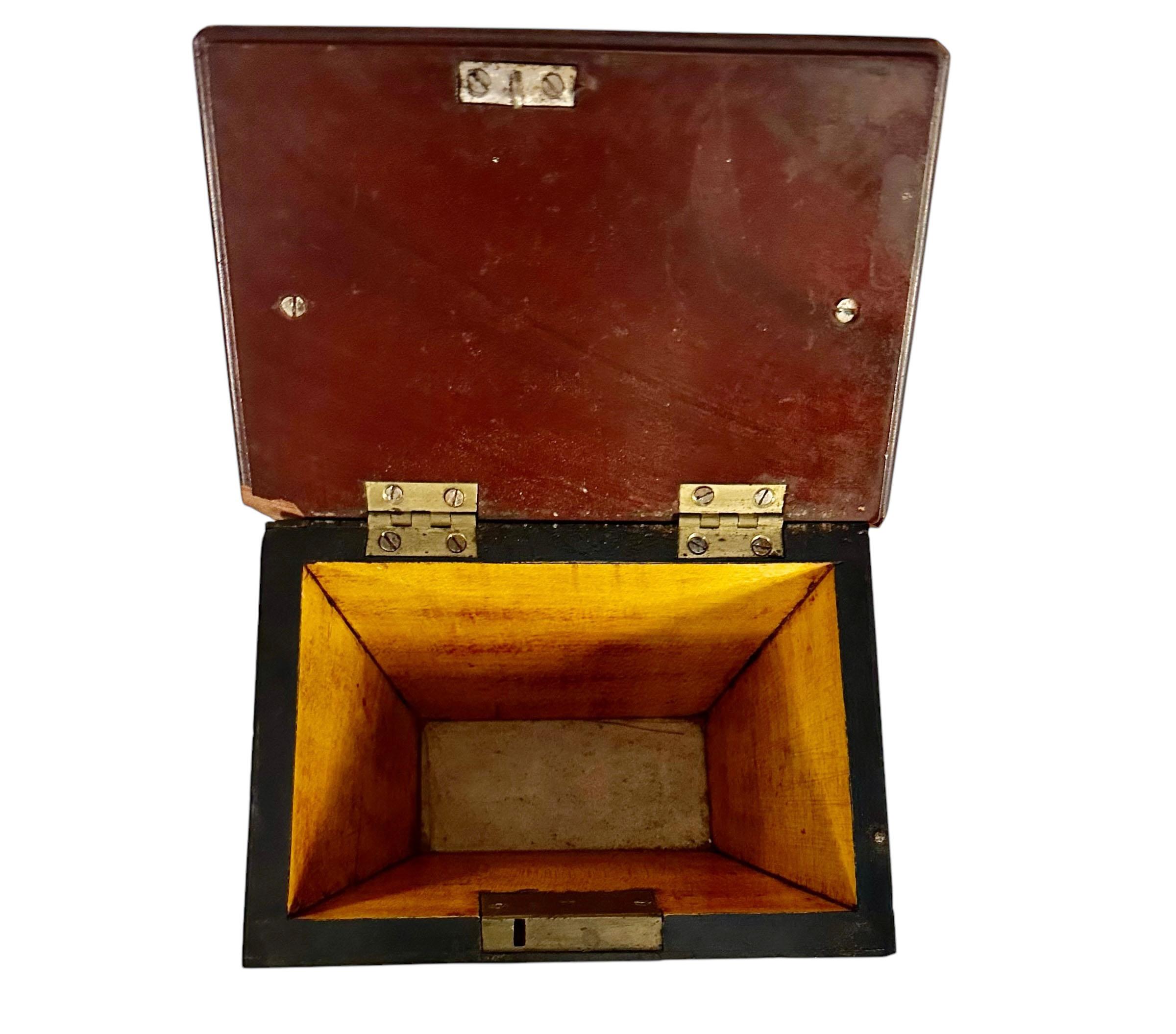Caja Biedermeier Petit Point Mediados del siglo XIX en venta