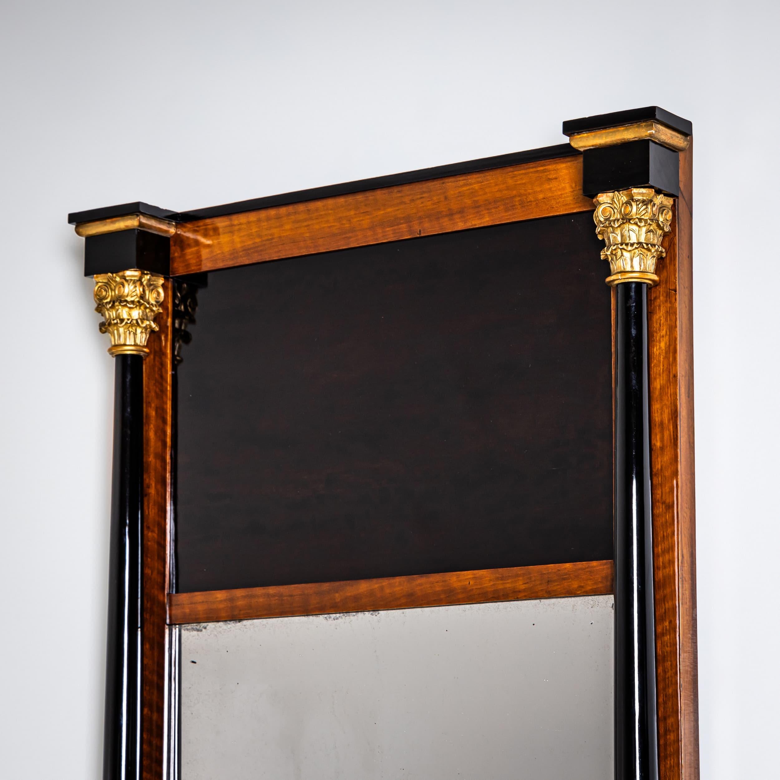Espejo de muelle Biedermeier, hacia 1810 Chapado en venta