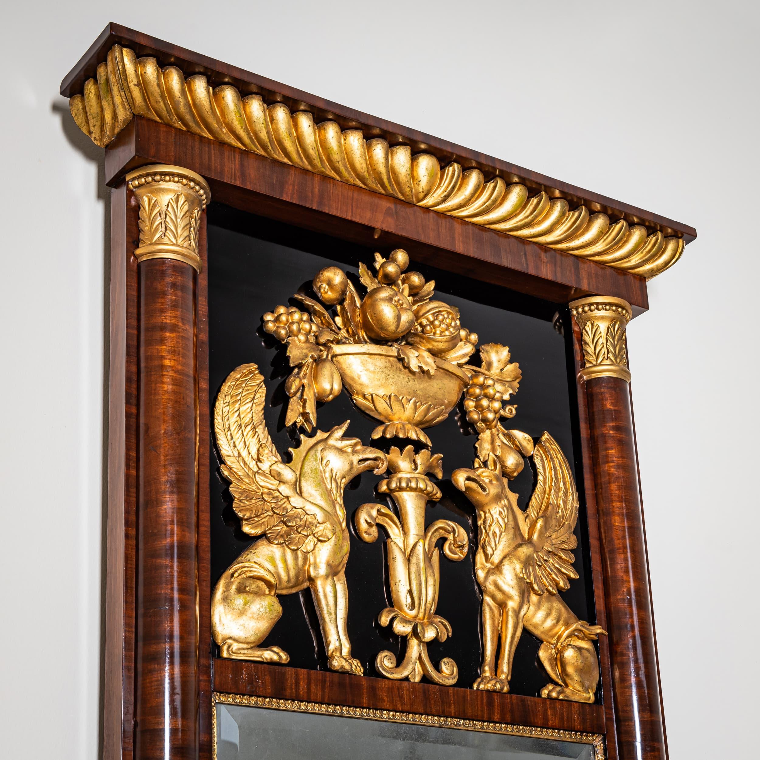 Biedermeier Pier Mirror with Griffin Decoration, circa 1840 In Good Condition For Sale In Greding, DE