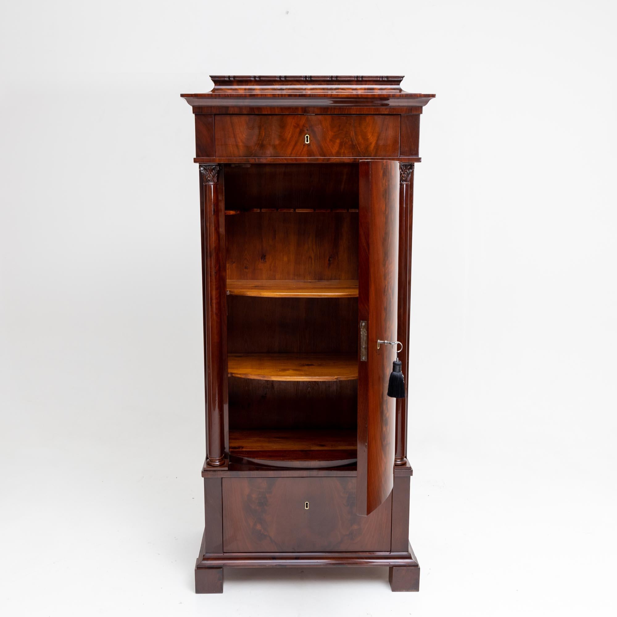 Biedermeier Pillar Cabinet, 1st Half 19th Century In Good Condition For Sale In Greding, DE