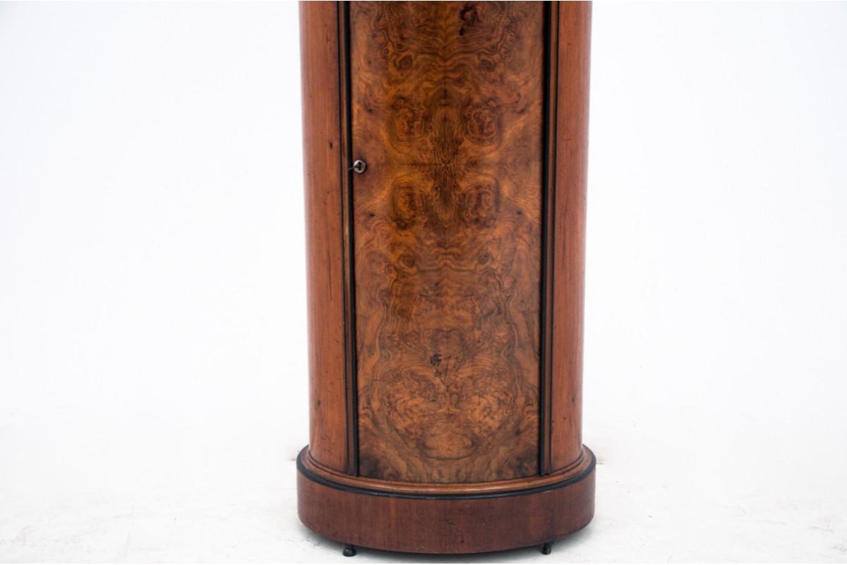 Biedermeier pillar chest of drawers, Northern Europe, circa 1860. In Good Condition In Chorzów, PL