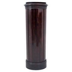 Commode à colonnes Biedermeier, Europe du Nord, vers 1860.