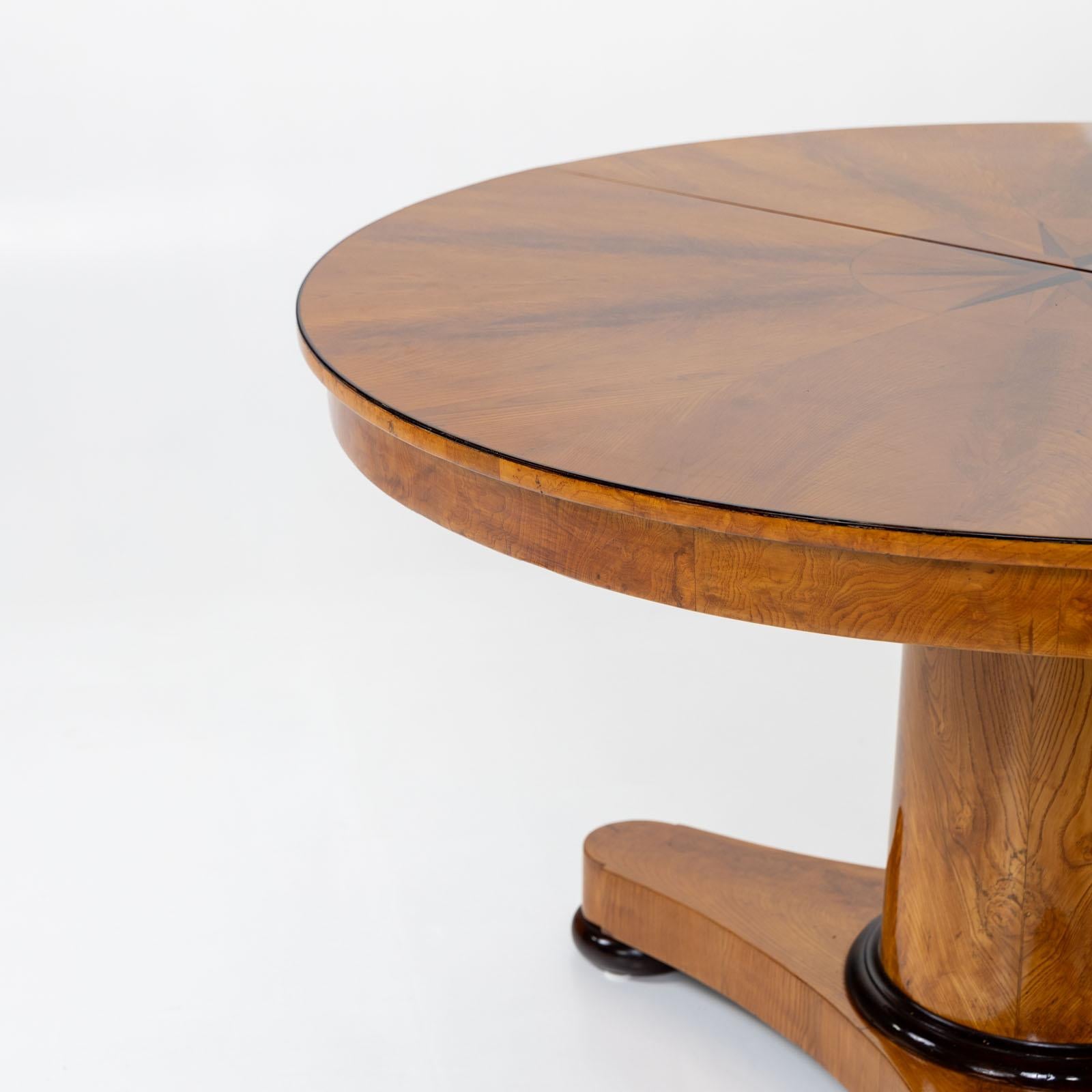 Biedermeier pull-out Dining Table in Ash, Germany, around 1820 In Good Condition In Greding, DE